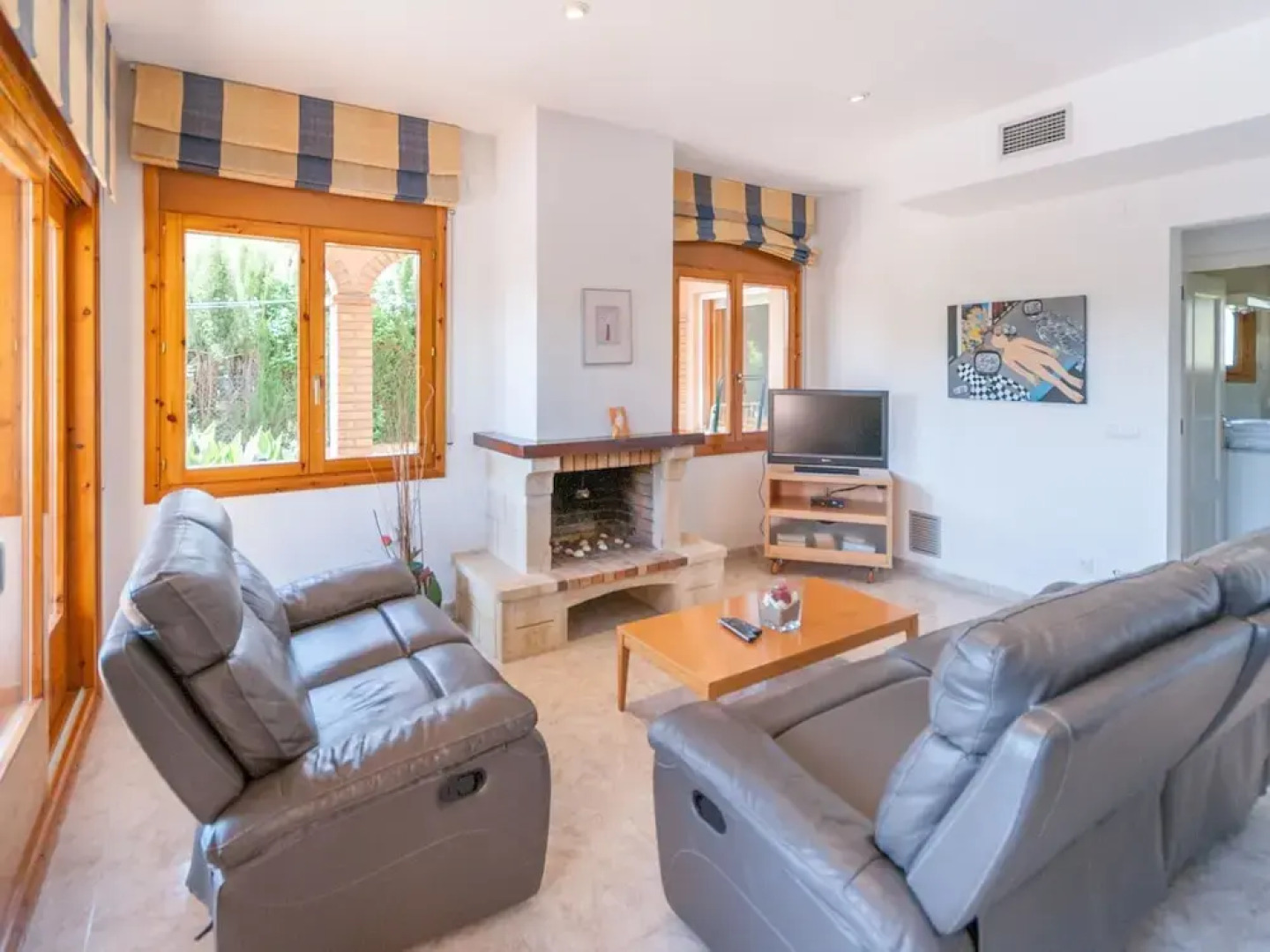 Luxurious Villa St Pere Pescador With Swimming Pool