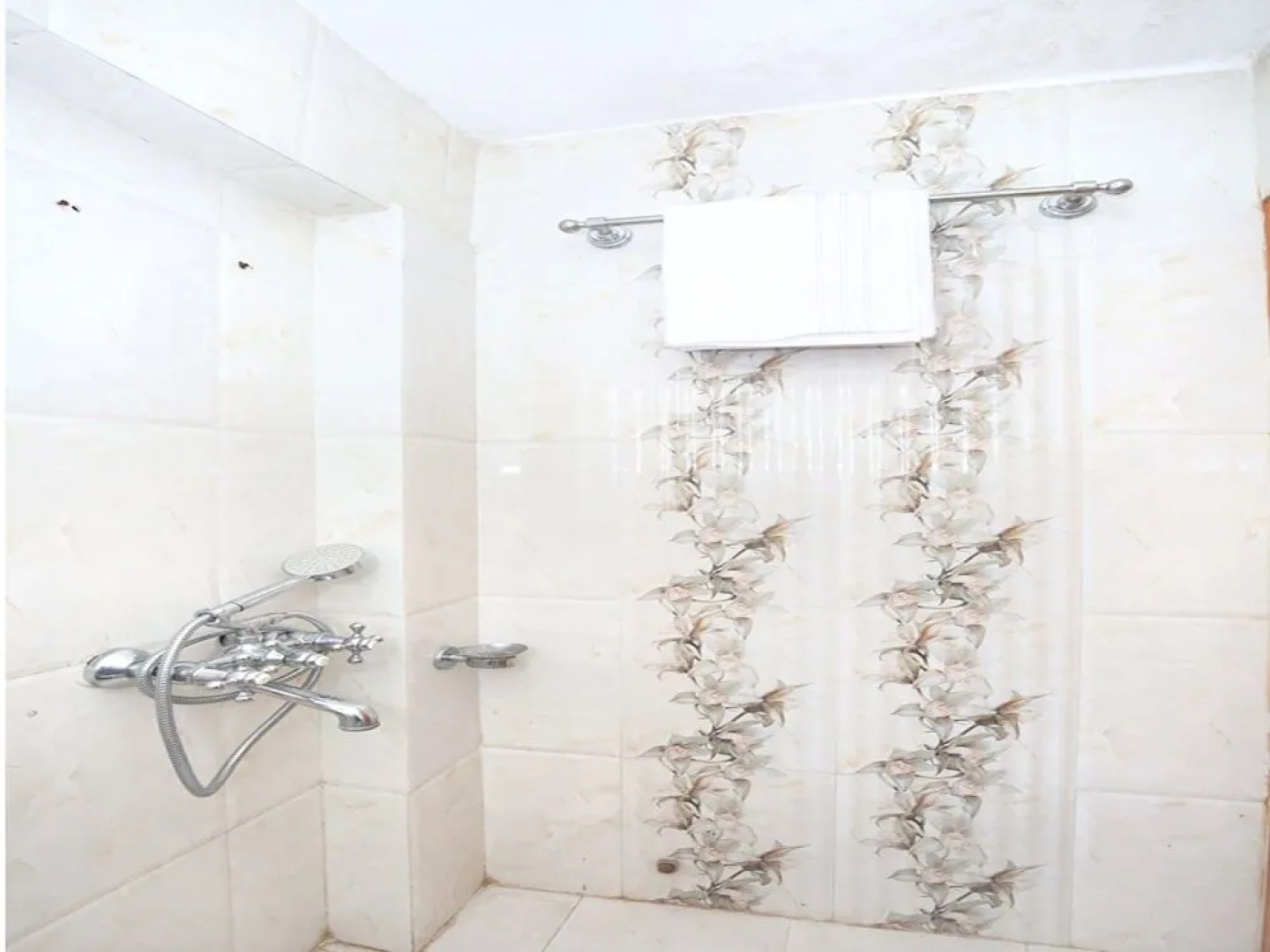 OYO 12796 Home Studios Hill View Solan