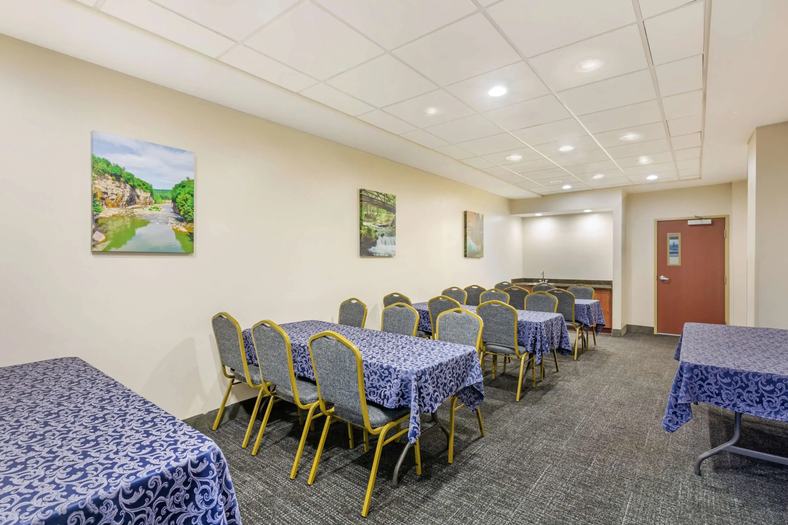 Best Western Plus Victor Inn & Suites