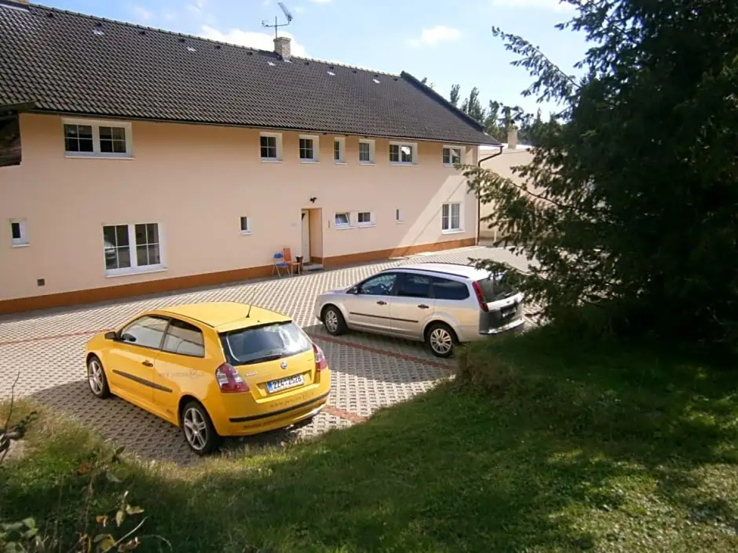 Hotel 66