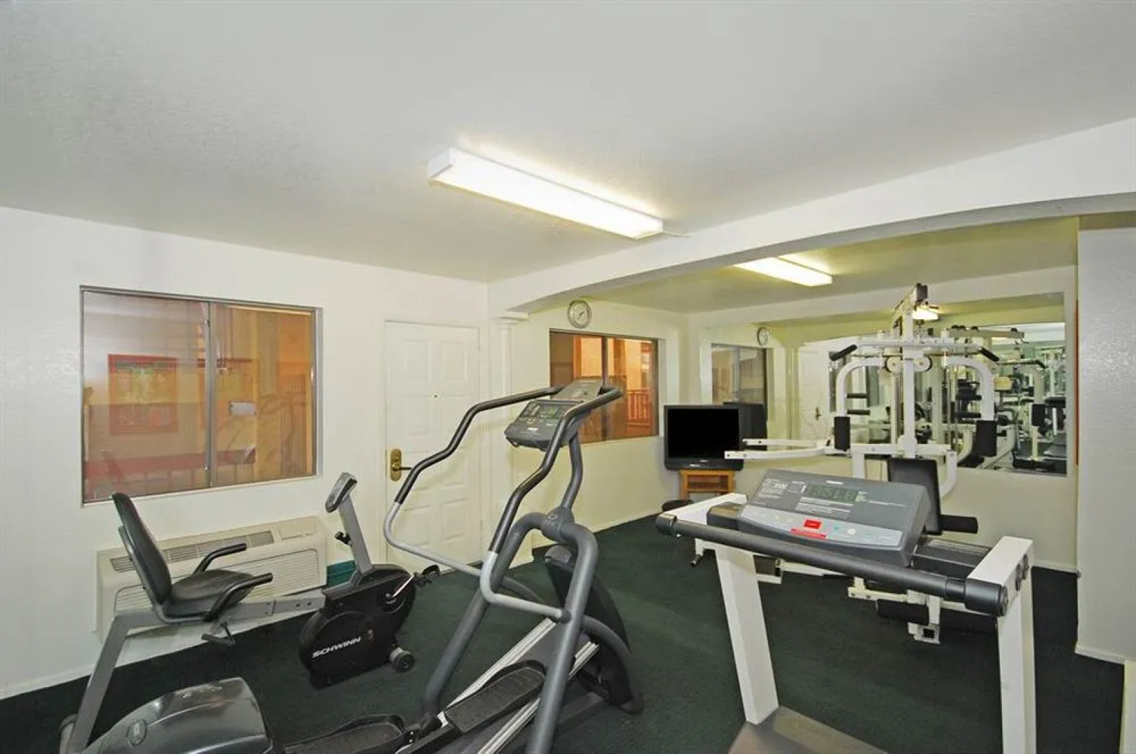 American Inn and Suites