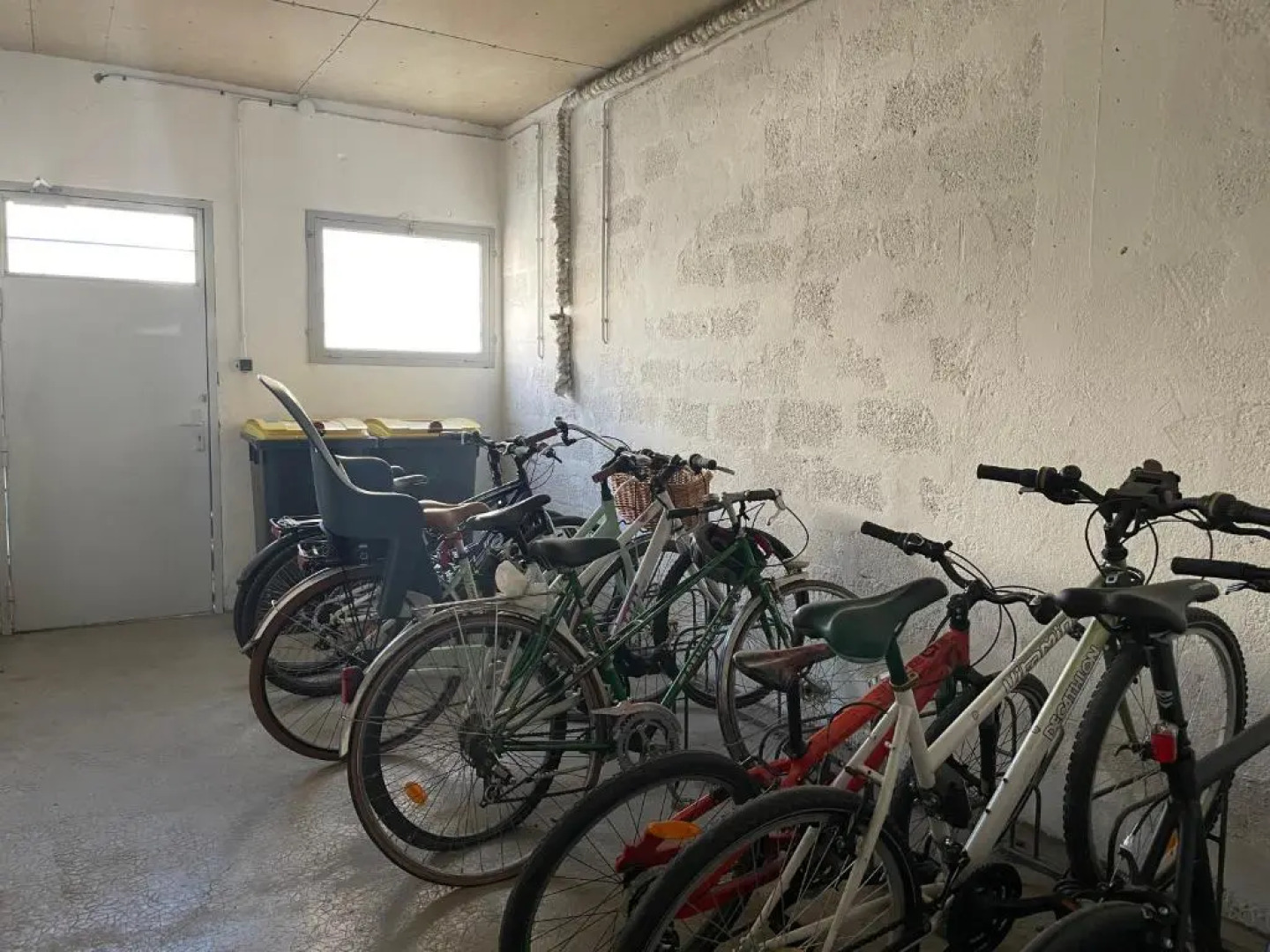 HOMEY MONTAIGNE - New - A 1 min à pied du LAC D'ANNECY - 2 Balcons privés - Appartement avec 2 chambres - Stationnement gratuit toute l'année sauf en été - juin à août