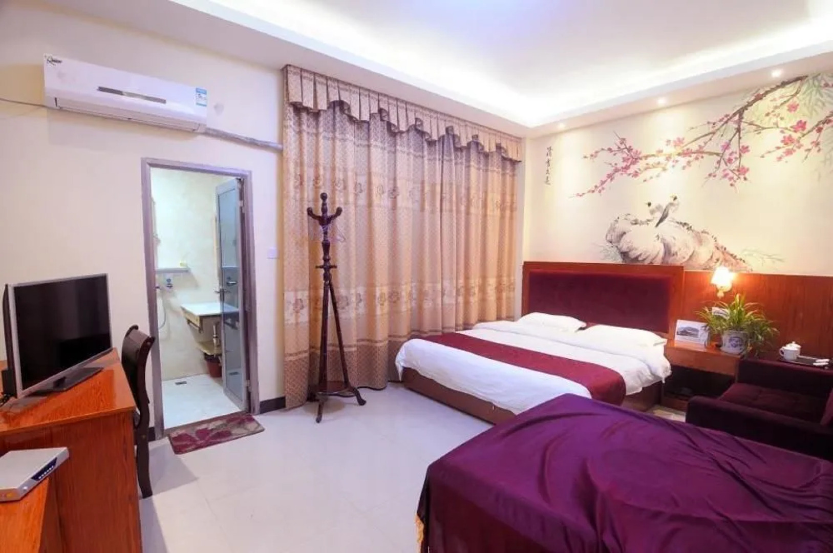 Danxia Mountain Shanghaojia Hotel