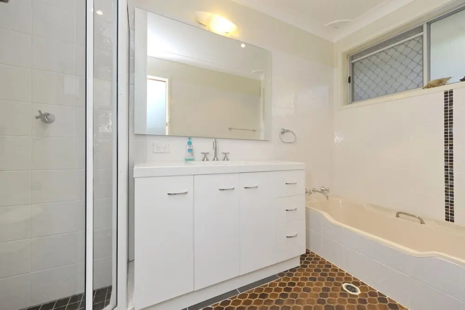 Pet Friendly Lentara St 10 - Fingal Bay