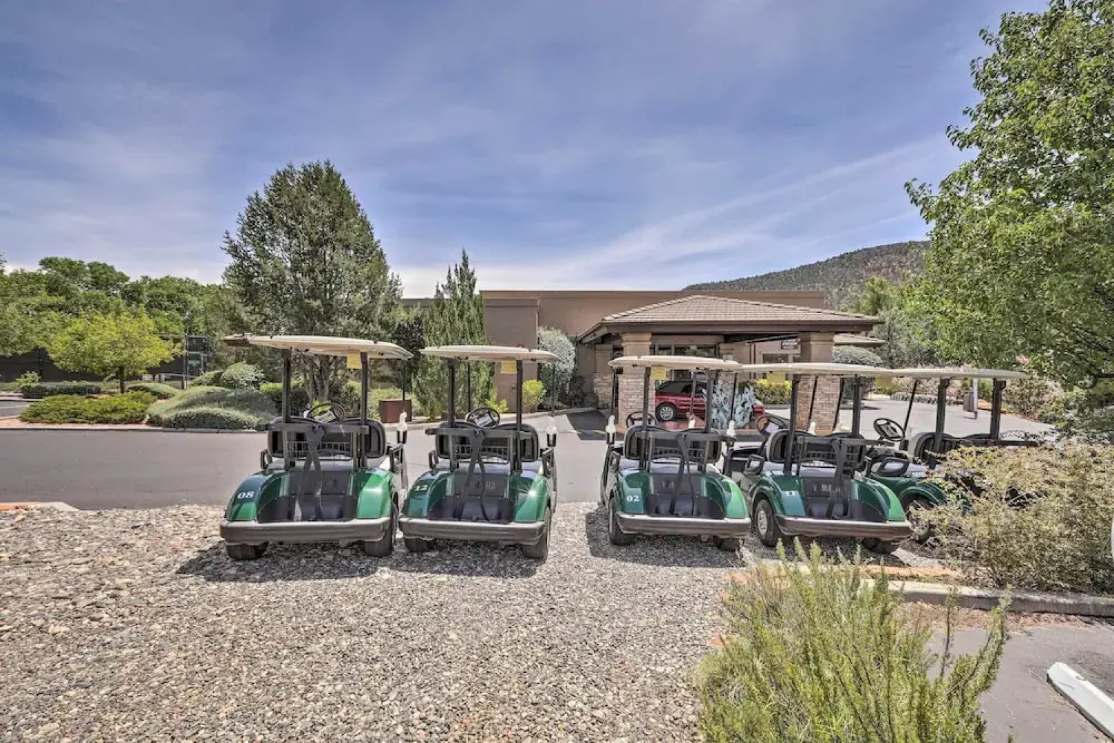 Sedona Home w/ Golf Course View & Pool Access!