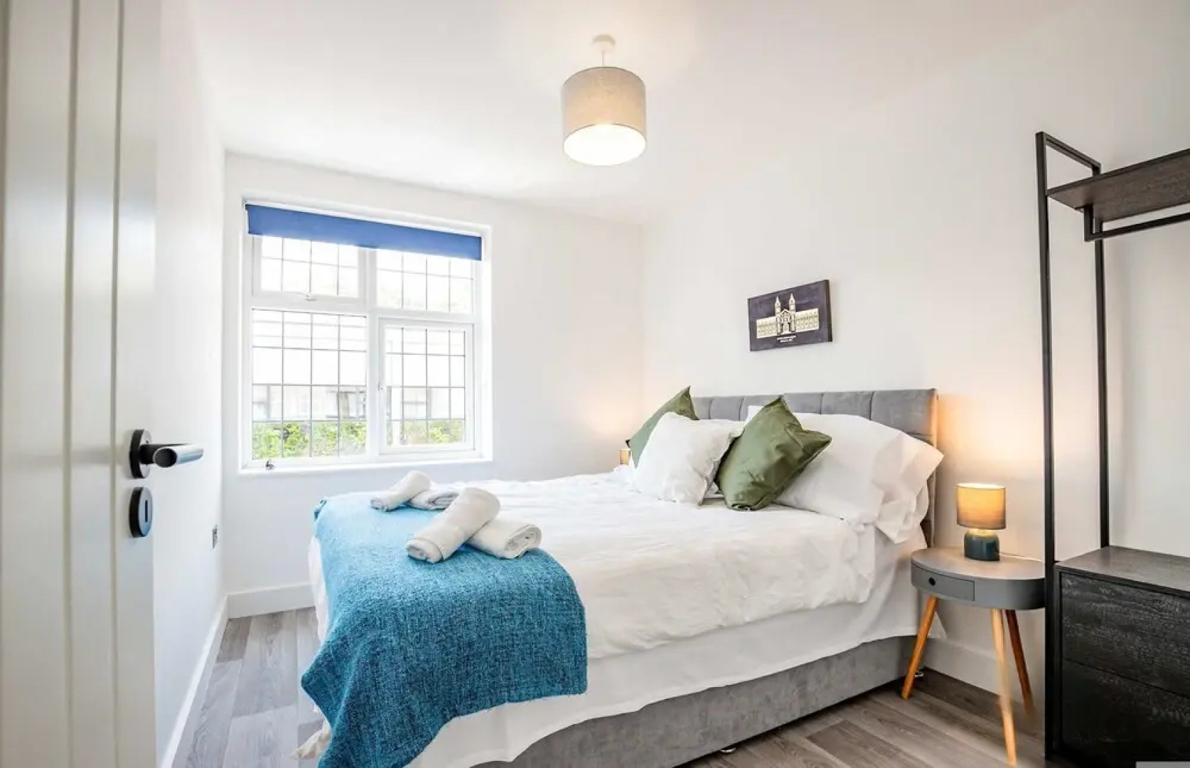 Host Stay Croydon Road Apartment