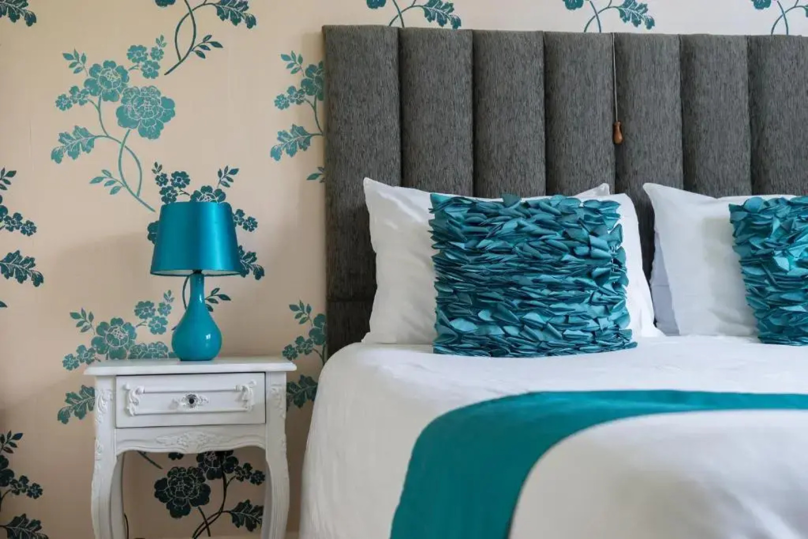 Fox & Hounds Country Hotel