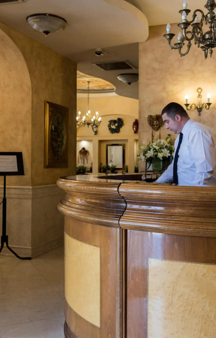 Zeus Essence Bucharest Venezia