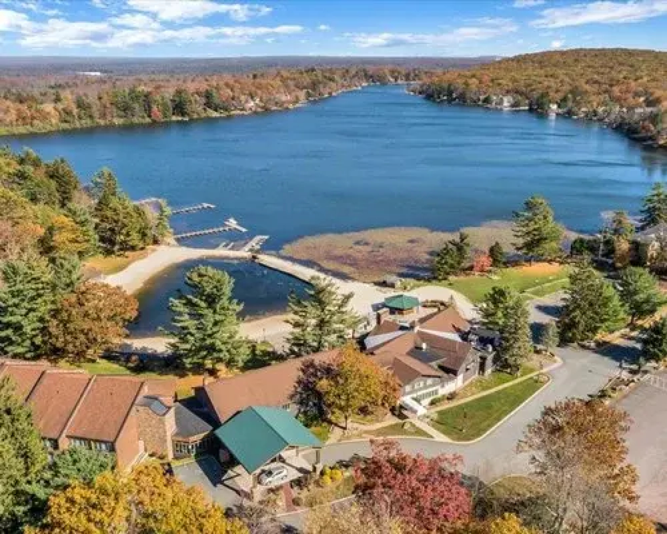 Split Rock Resort - 5 Nights, Lake Harmony, USA