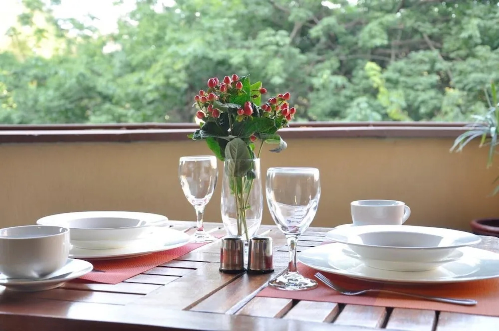 Cerenata Gardens Suites