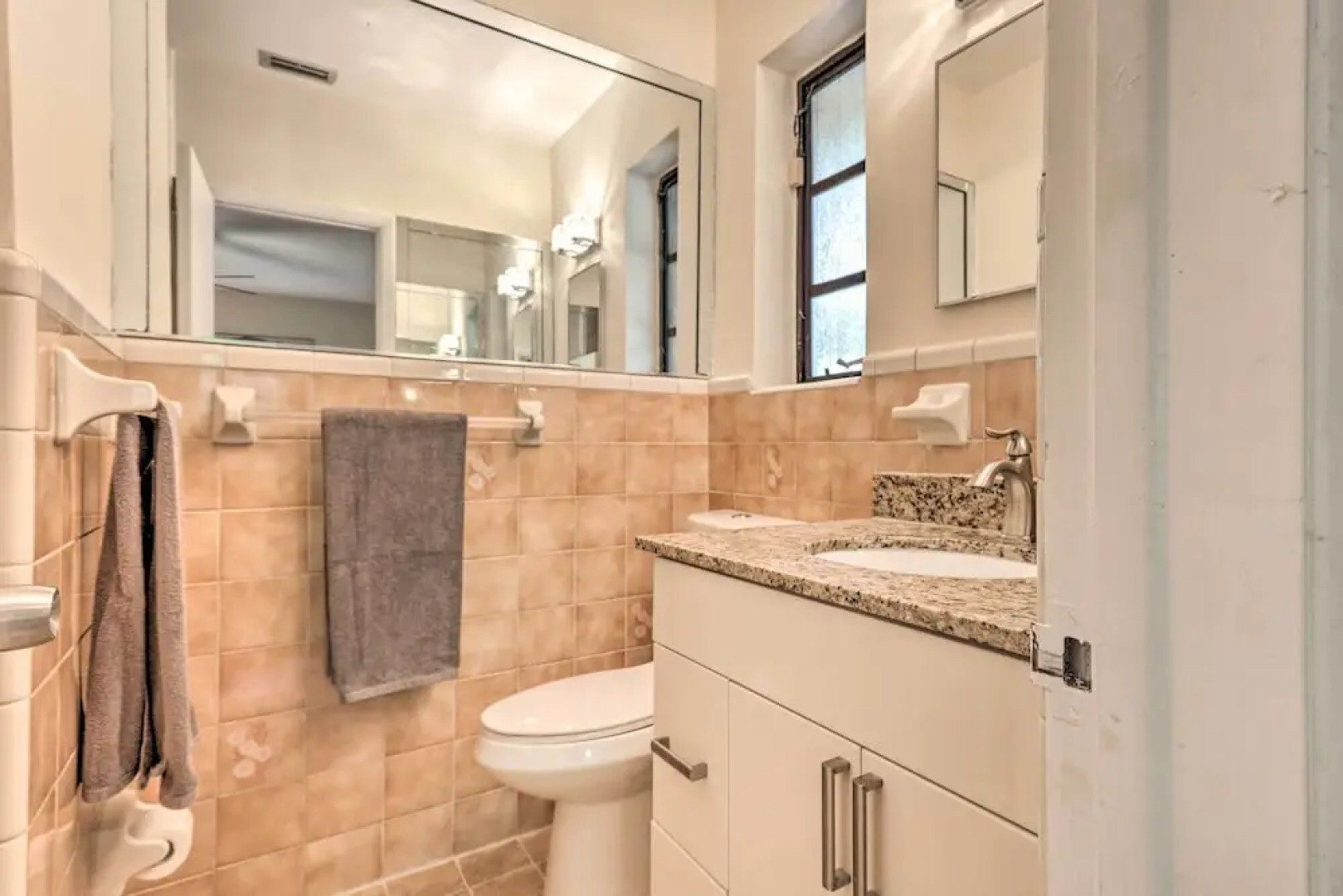 Home w/ Pool in Upscale Pinecrest Village