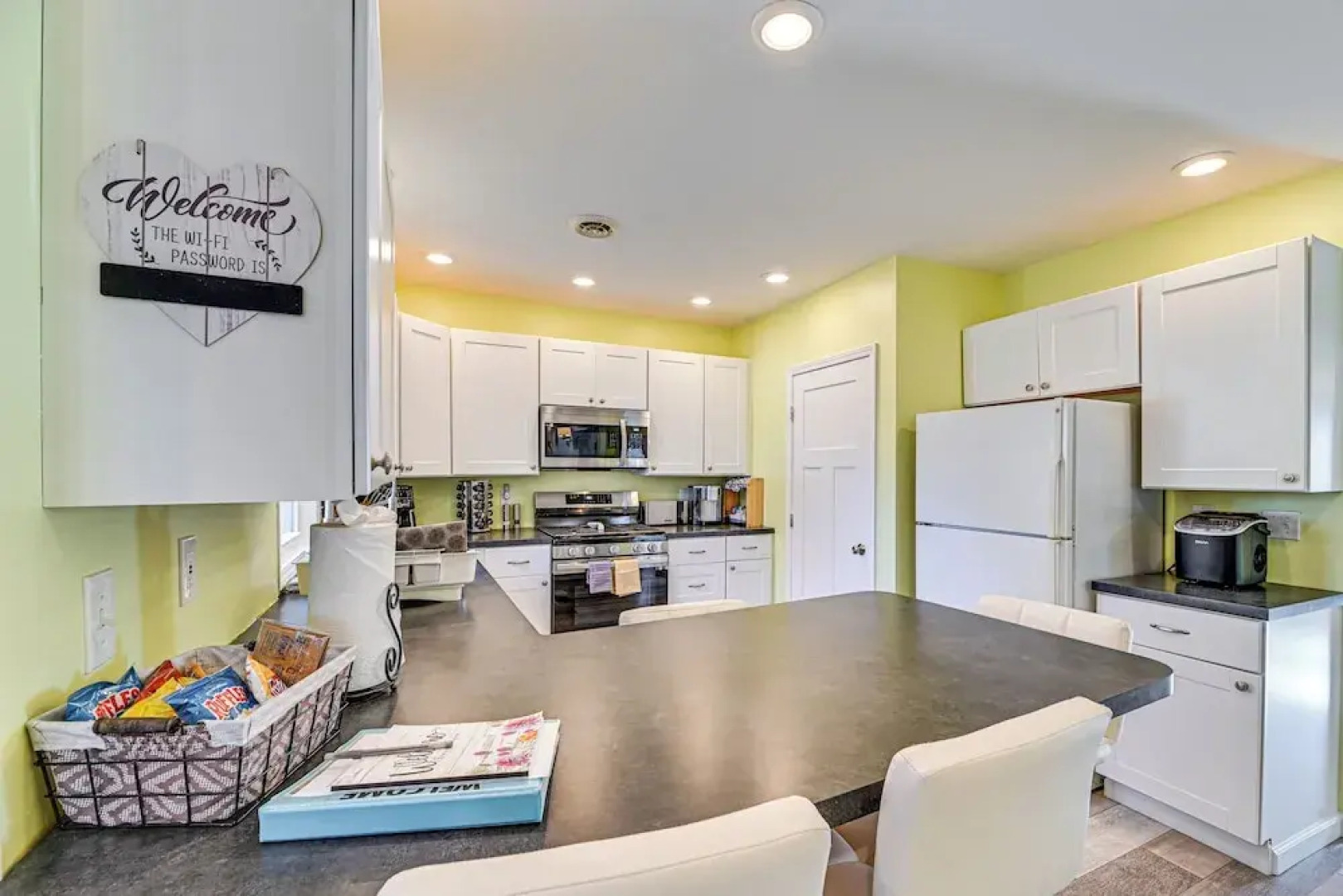 Pet-friendly Honeoye Cottage Rental: Walk to Lake!