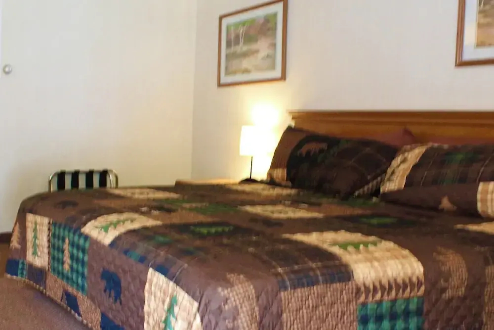 The Lake George Inn