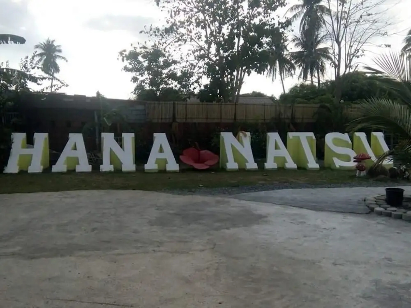 Hana-Natsu Resorts Pool