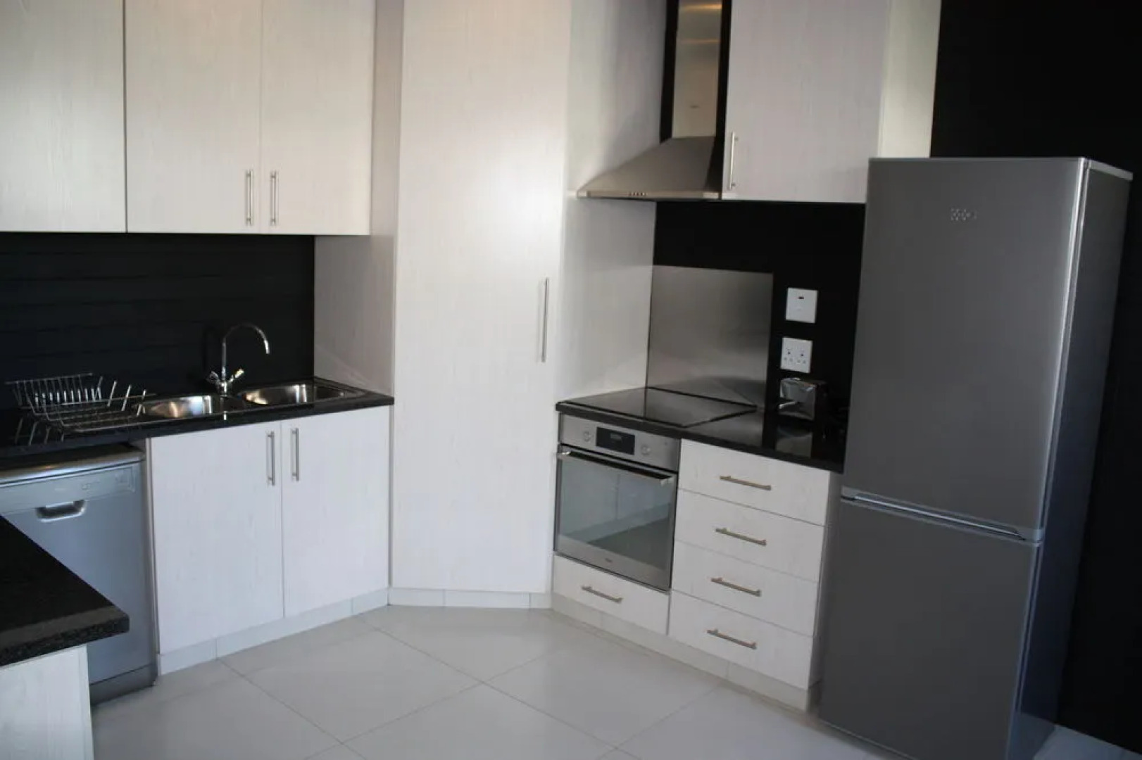 Hillside Executive Accommodation Maerua Mall