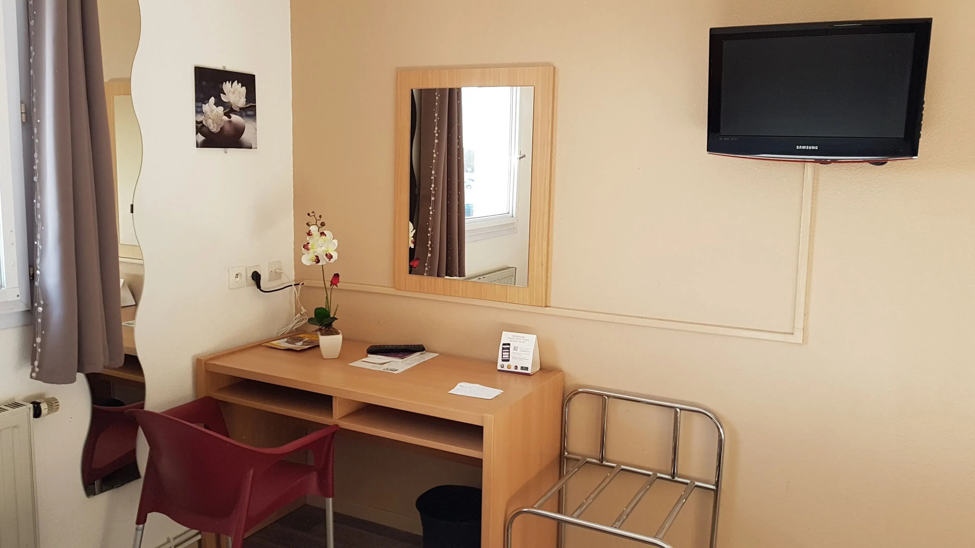 The Originals Access, Hôtel les Iris