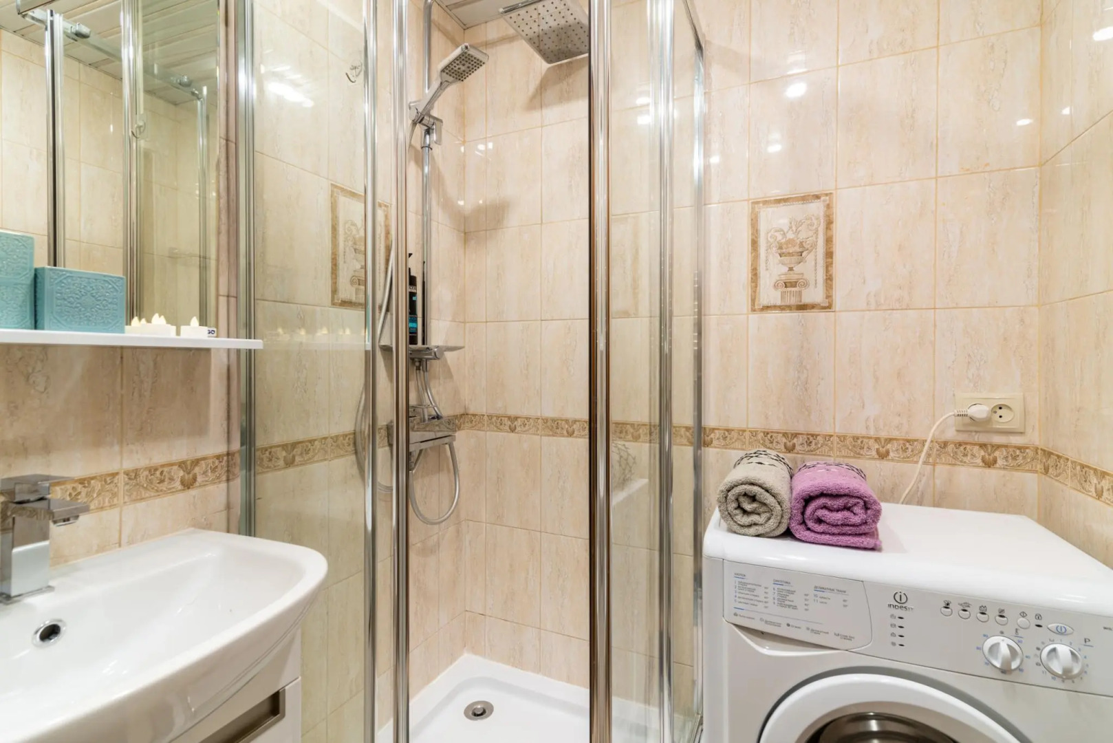 Bon voyage на улице Довженко