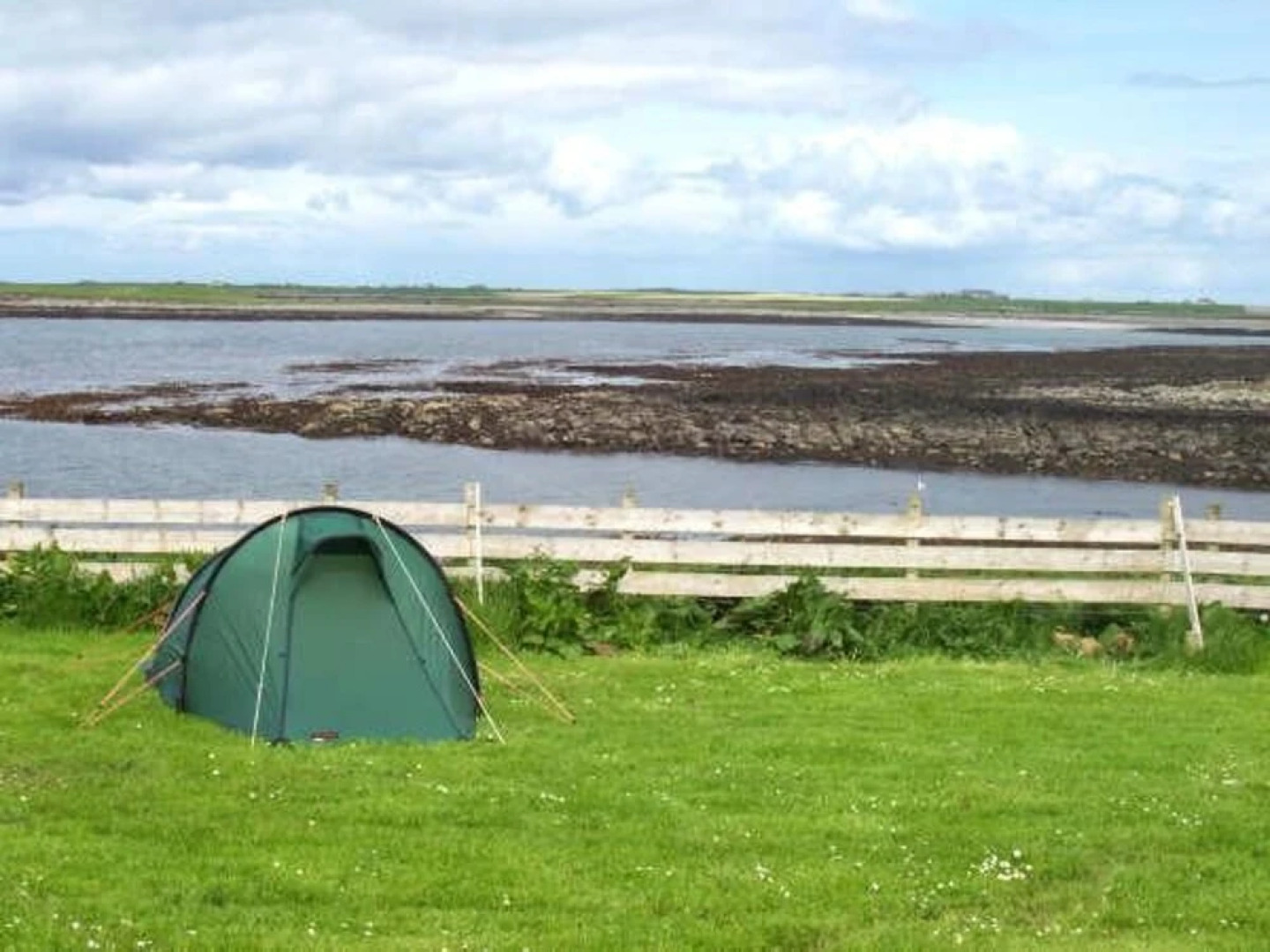 Ayres Rock Hostel & Campsite