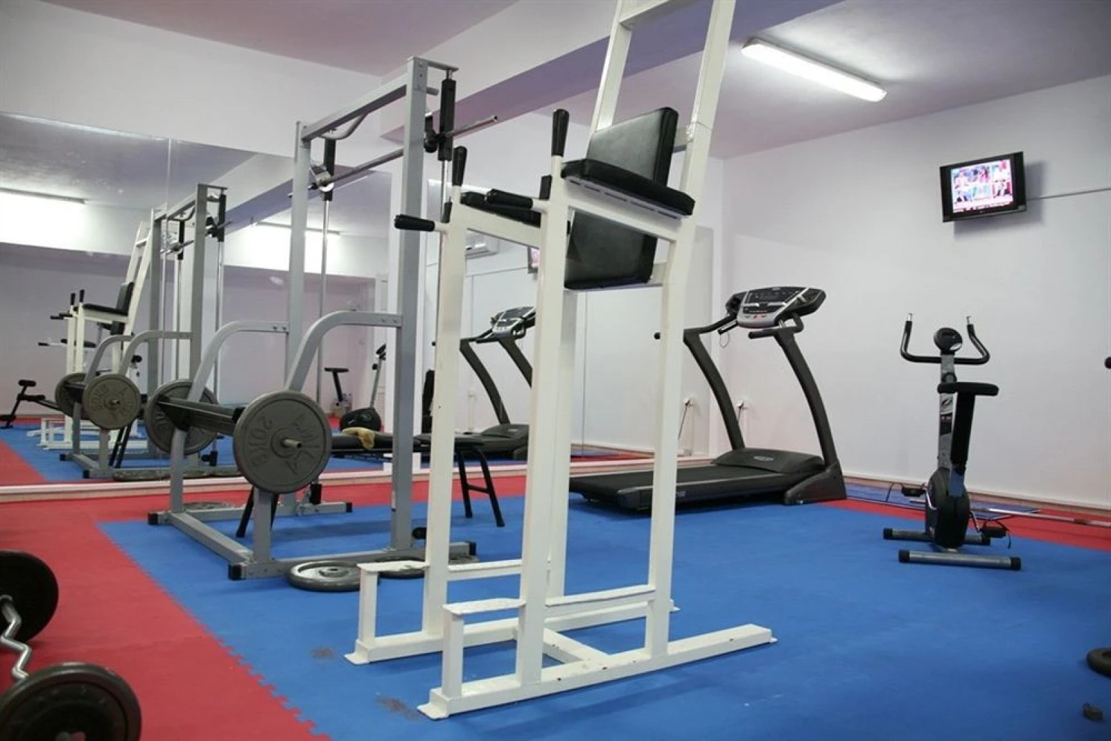 Lavris Hotel & Bungalows