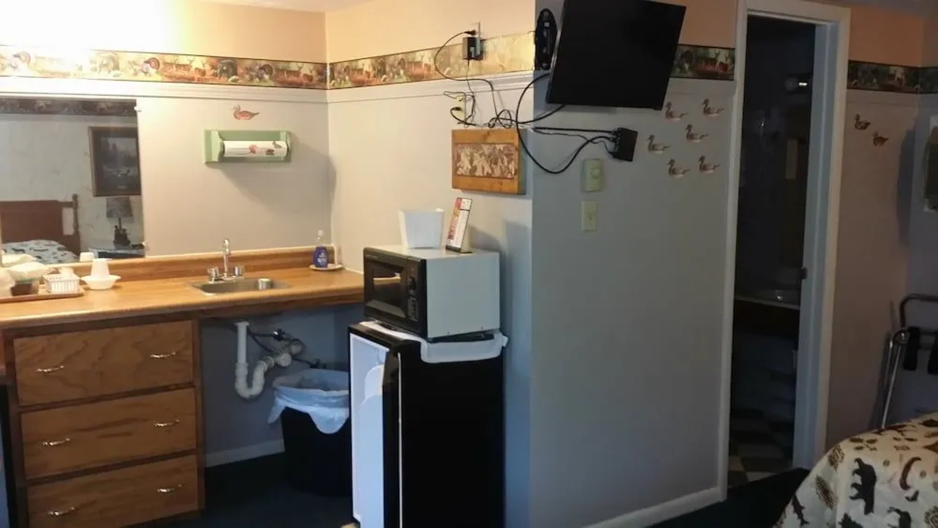 River Country Motor Lodge