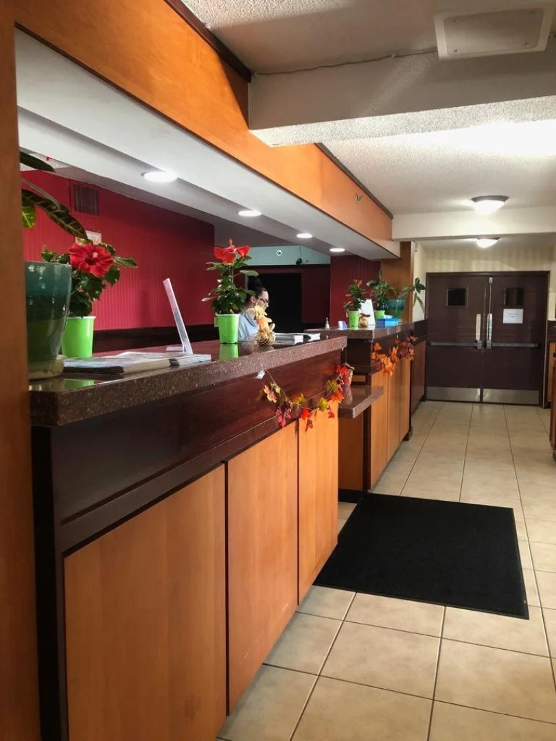 Mystic River Hotel & Suites