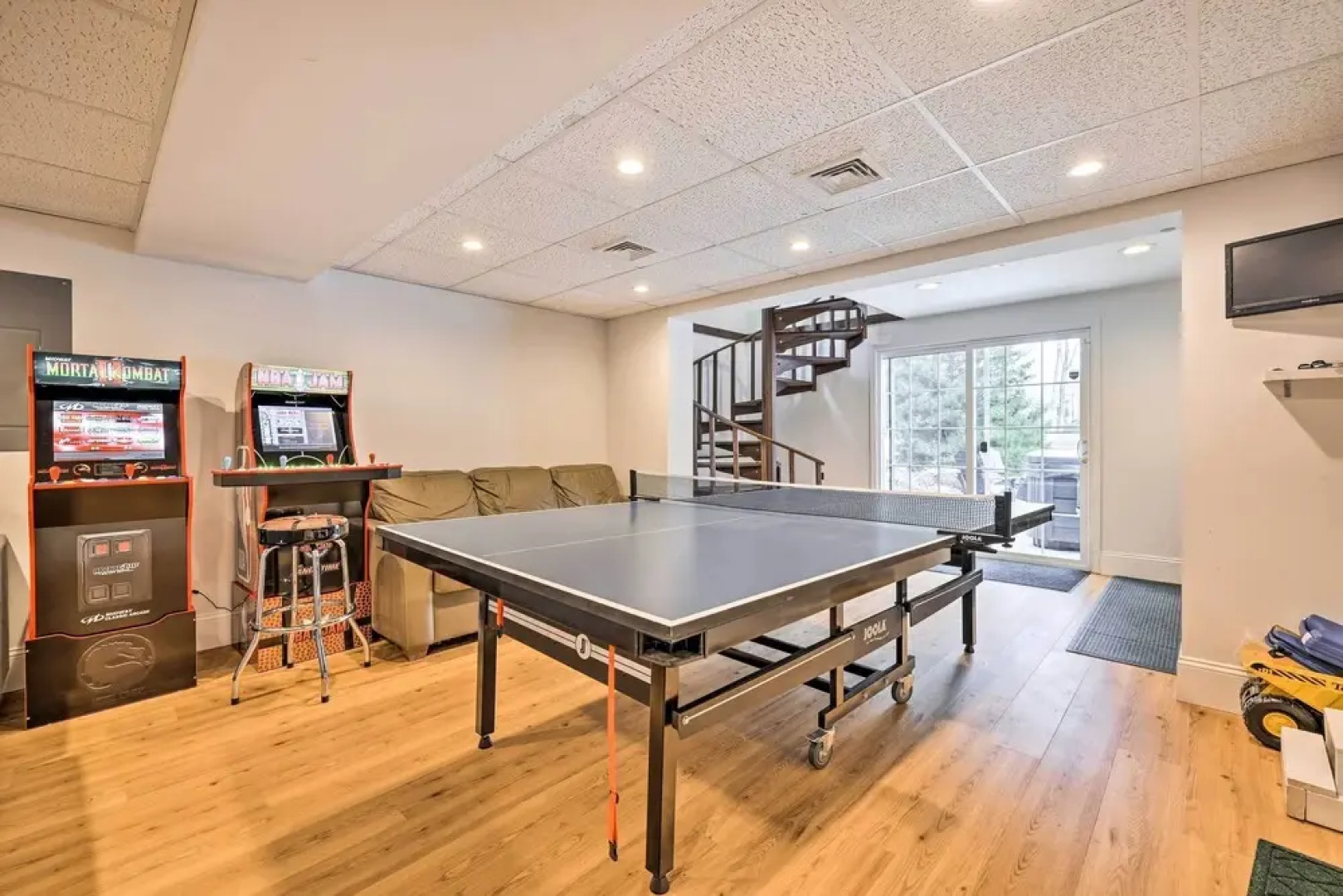 Pocono Pines Family Home w/ Private Hot Tub!