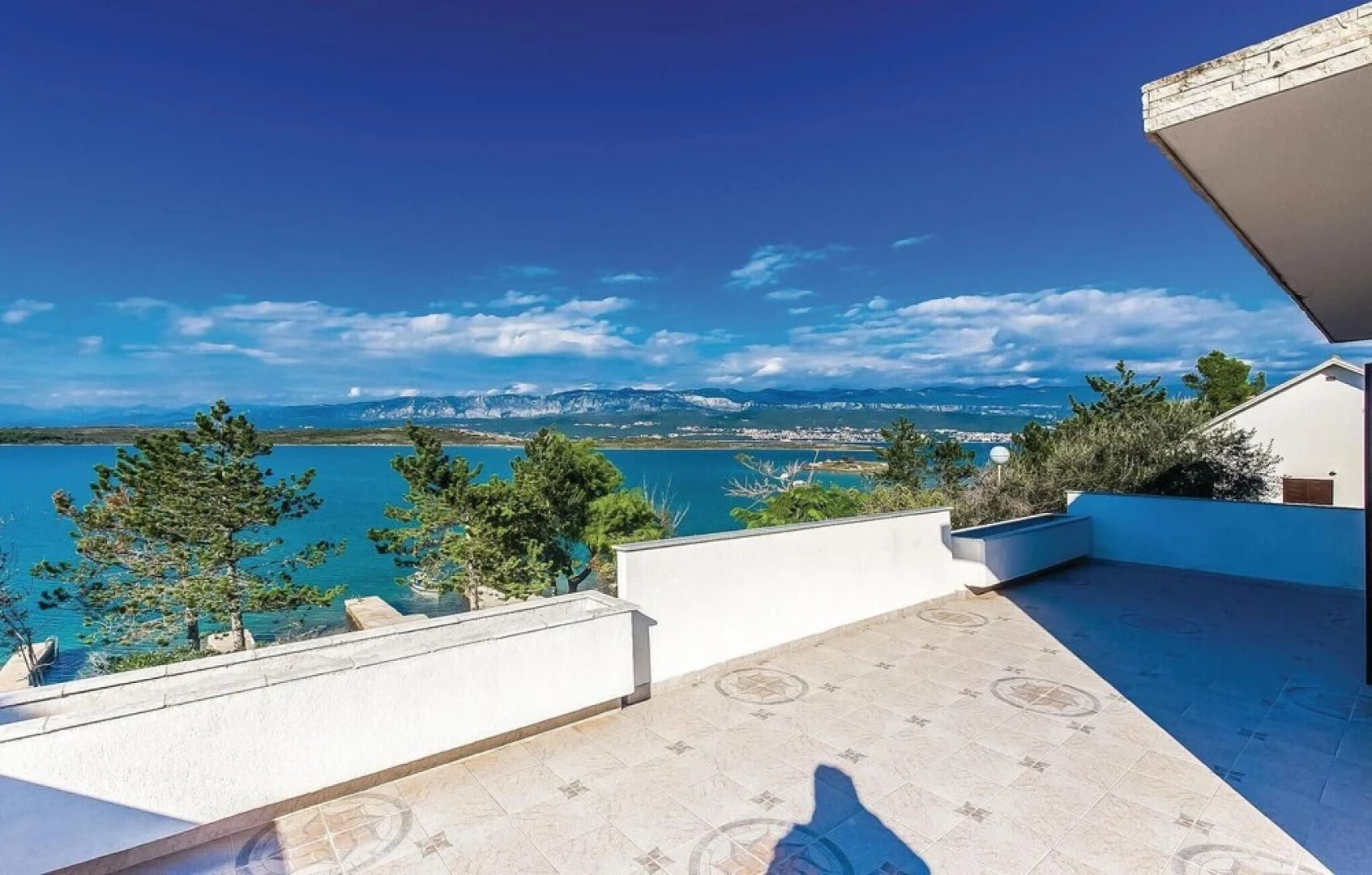 Amazing Home in Klimno With Wifi and 5 Bedrooms