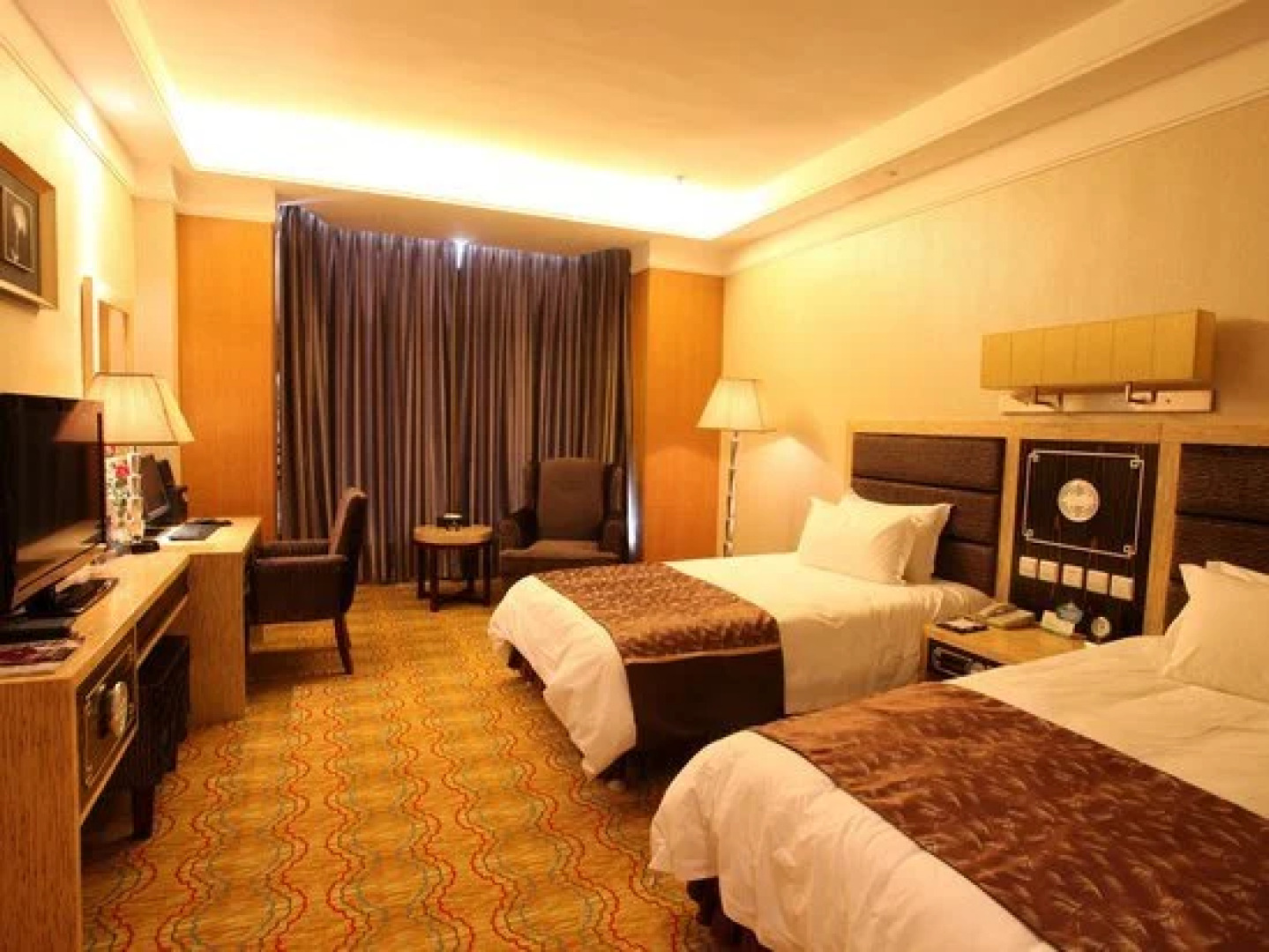 Yujing Garden Holiday Hotel