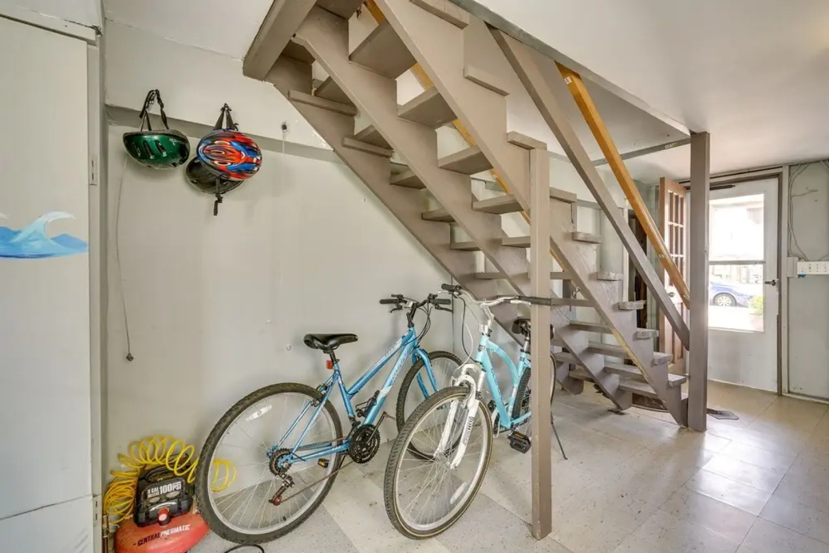 New Jersey Home - Deck, Grill & Walkable to Beach!