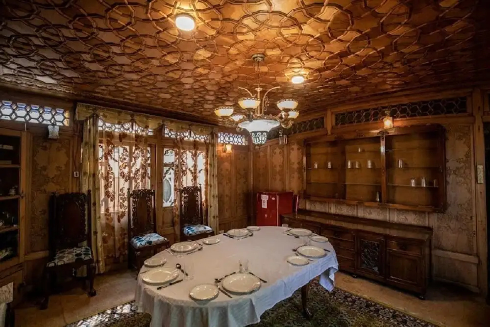 Kharpalace Group of House Boat