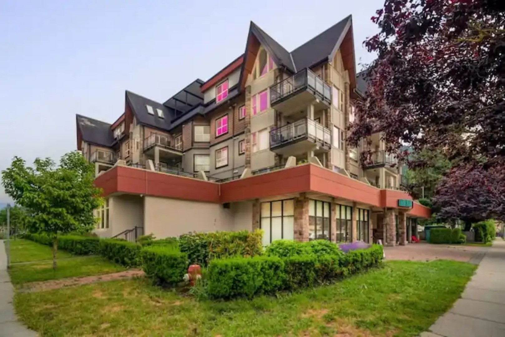 Lakeview Splendor 7BR Penthouse Bliss