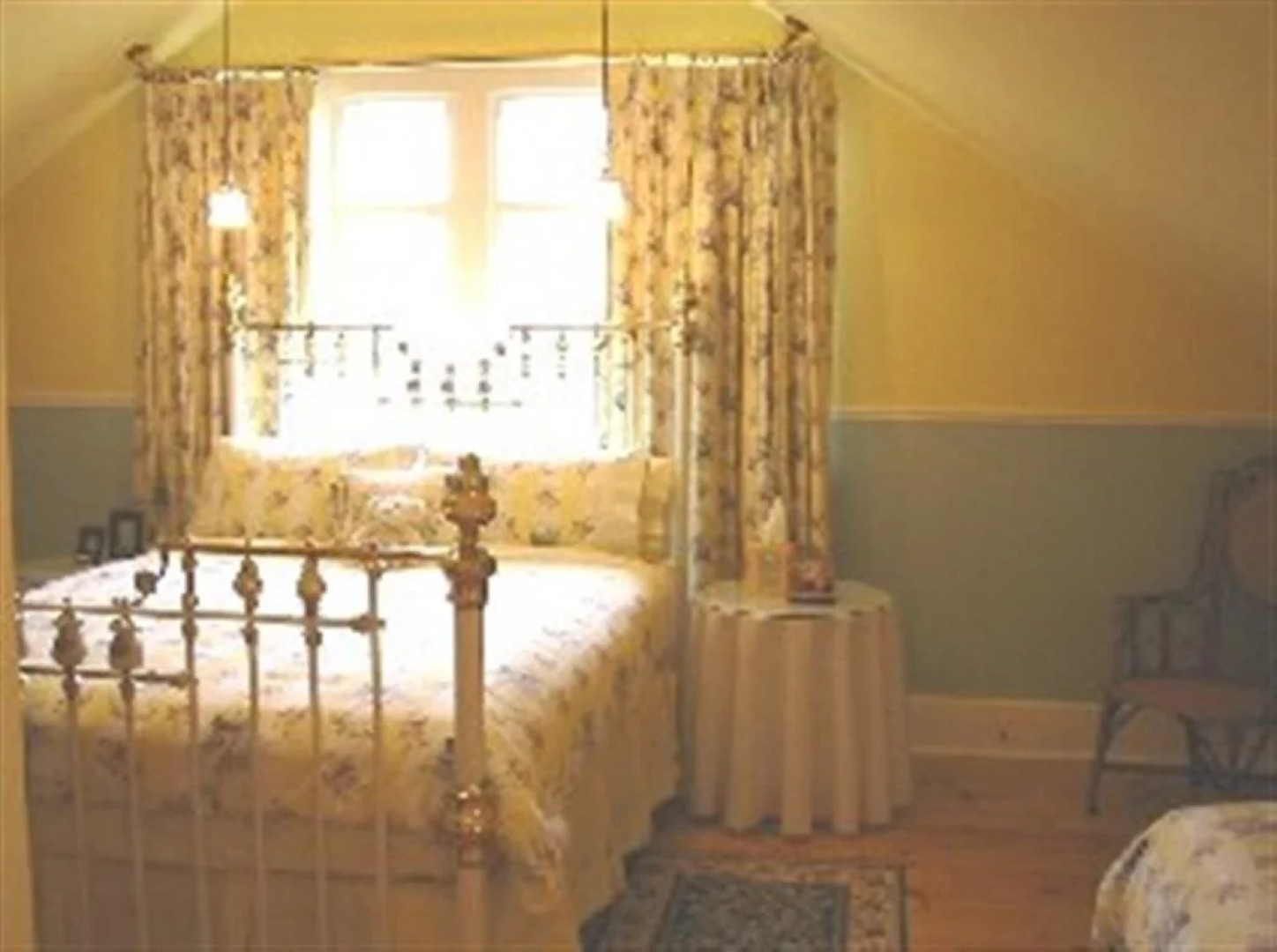 Water Bay Villa Bed and Breakfast