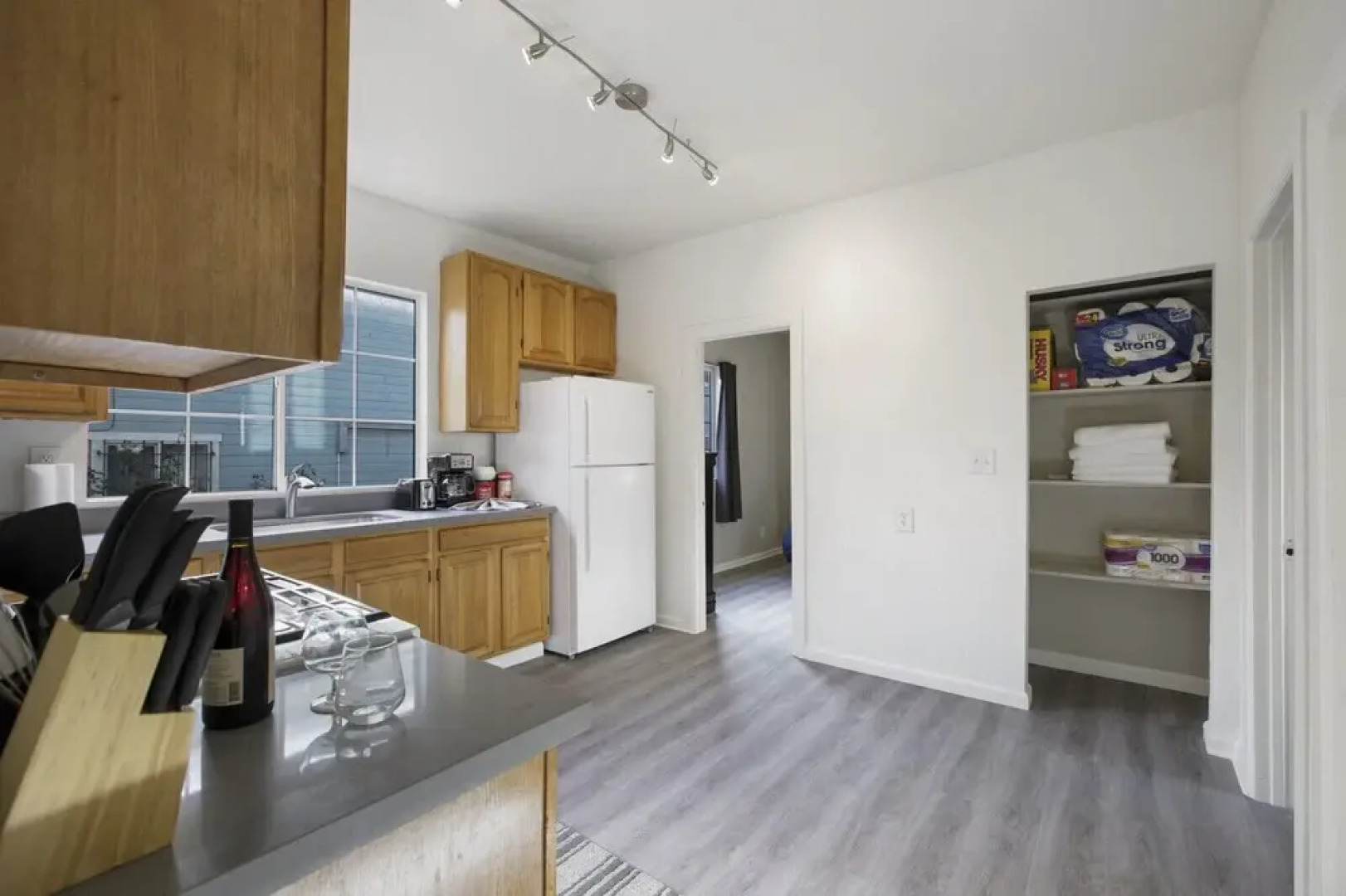 Cozy, Modern 3-bedroom in Oakland