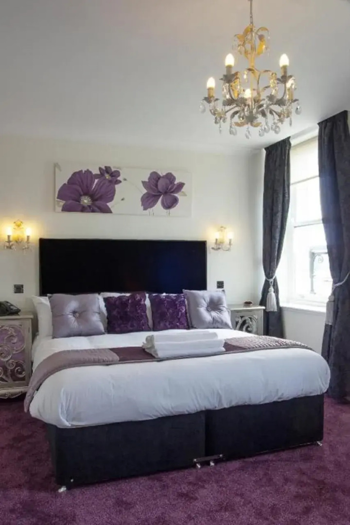 Ship Leopard Hotel – No Children