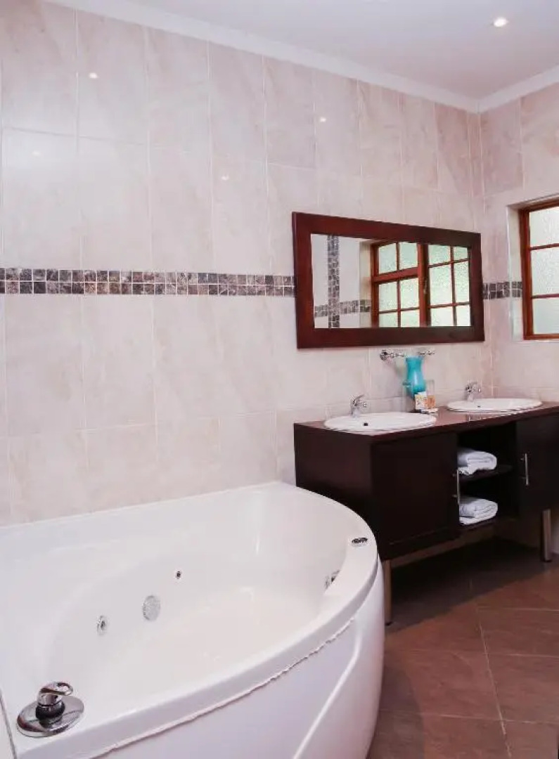 Queen Manor Boutique Guest House