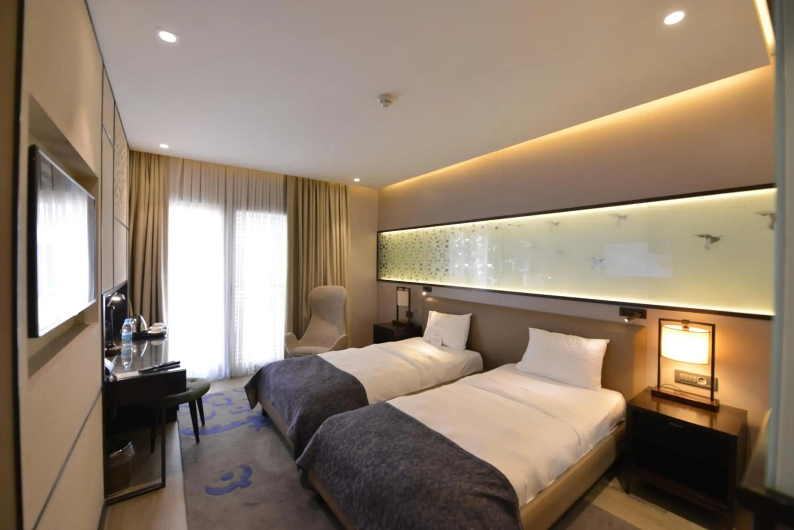 Waxwing Hotel