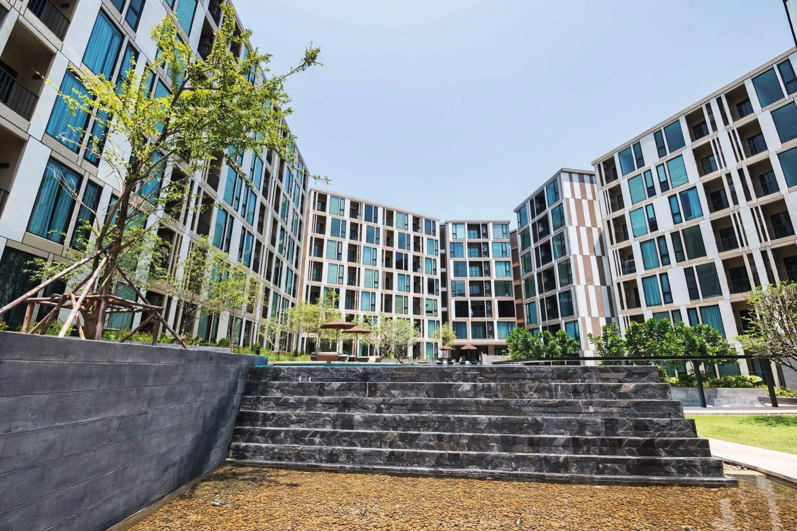 THE BASE Uptown By Favstay