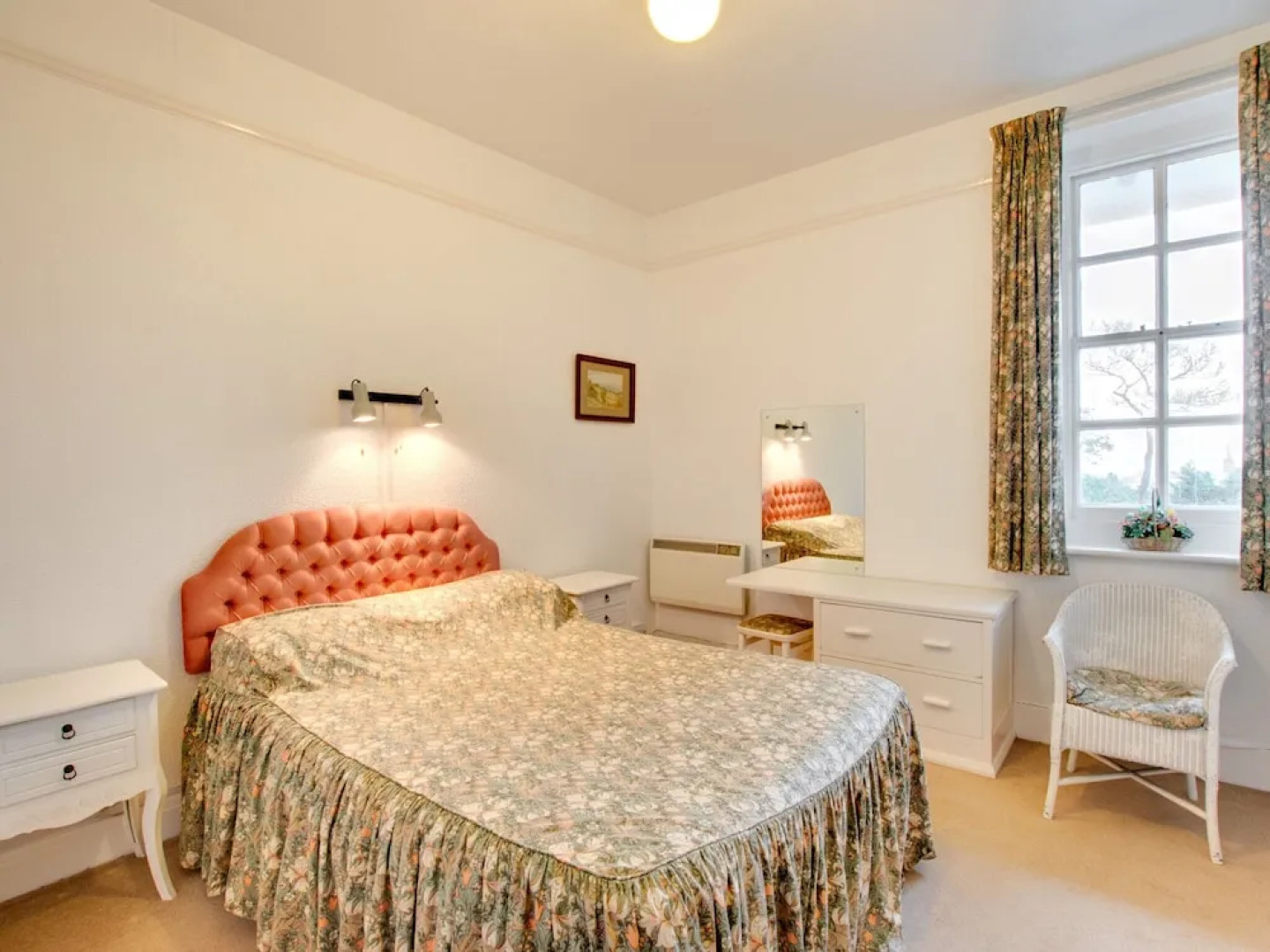 Modern Apartment in Tenby With Swimming Pool