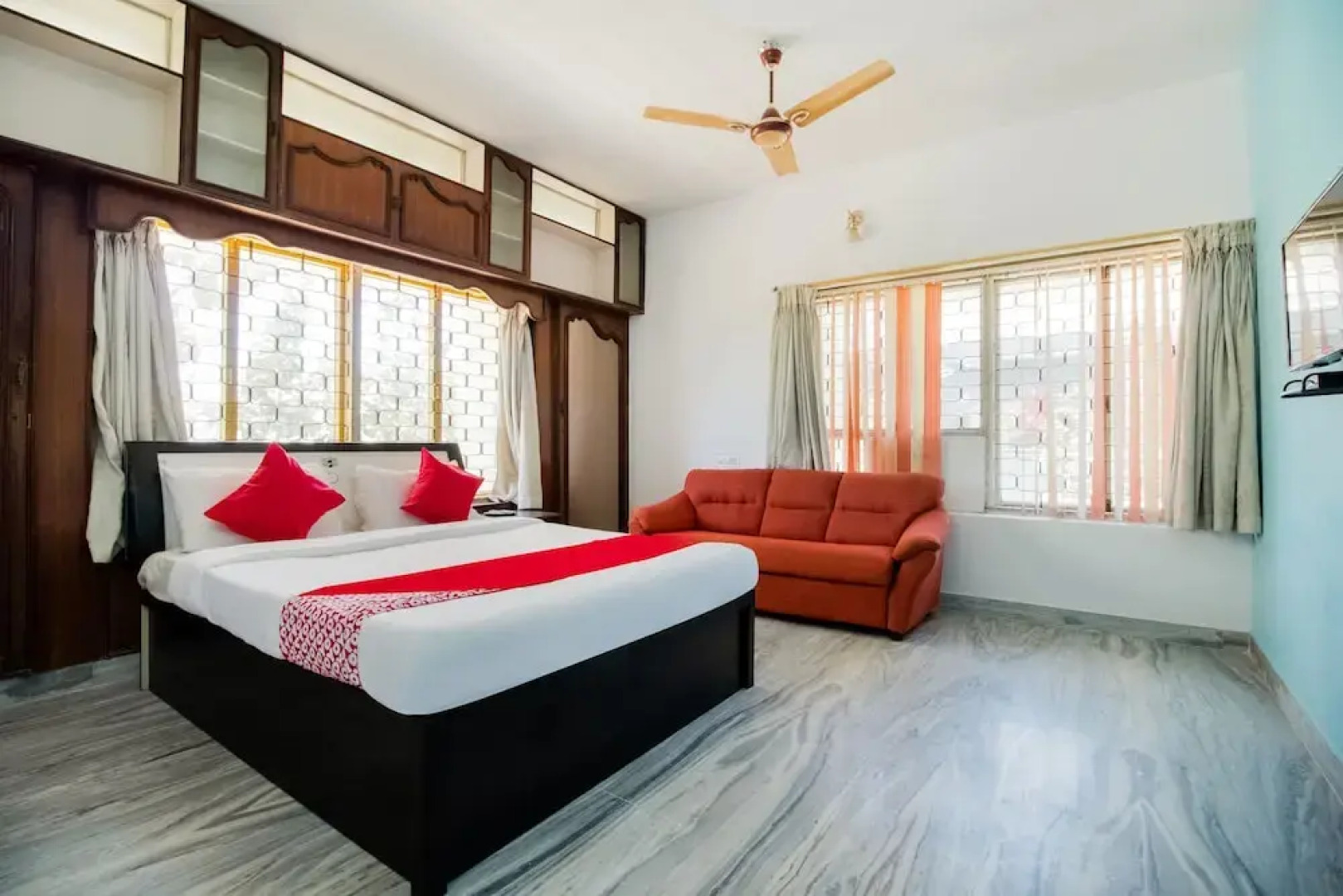 Oyo 39999 Space Ville