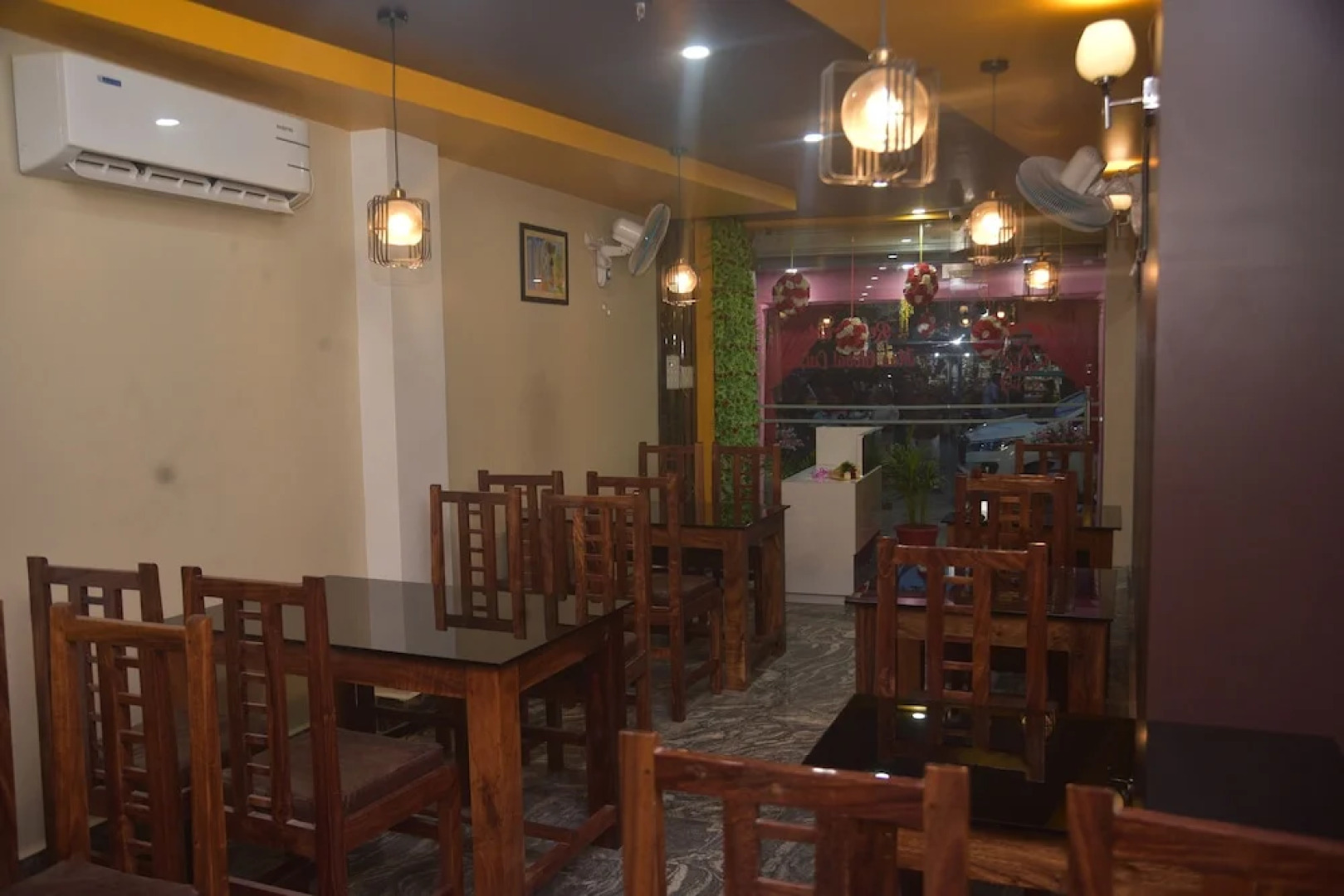 Hotel Maa International