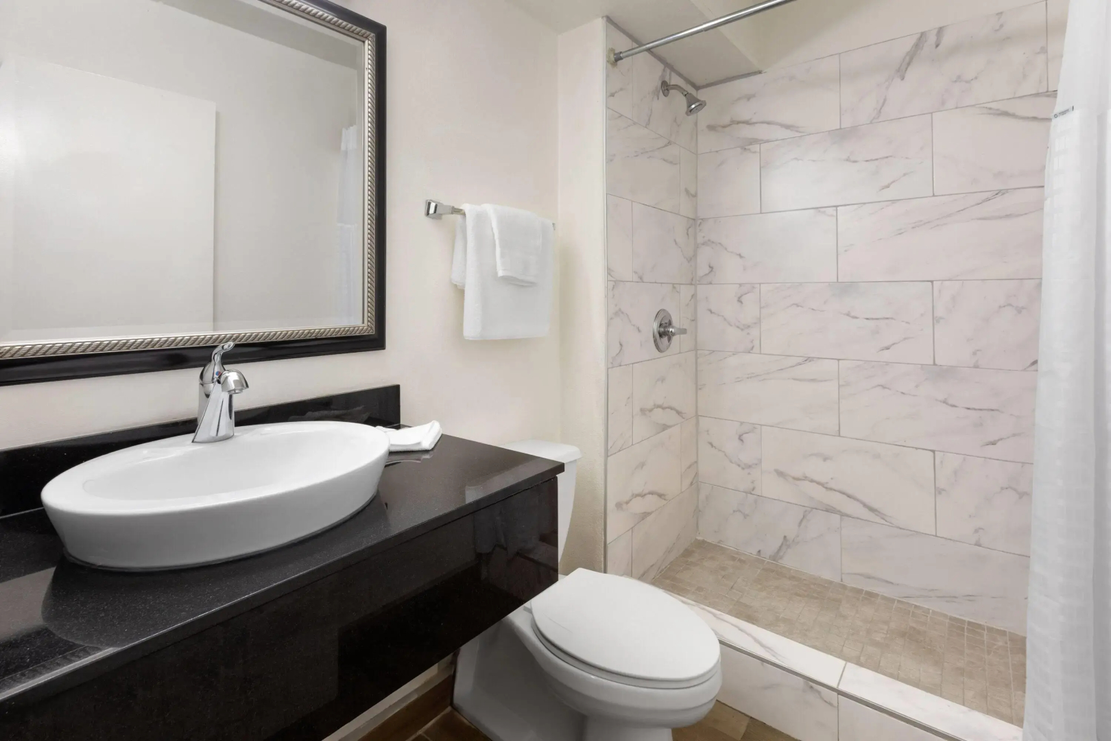 Travelodge by Wyndham Madison Heights MI