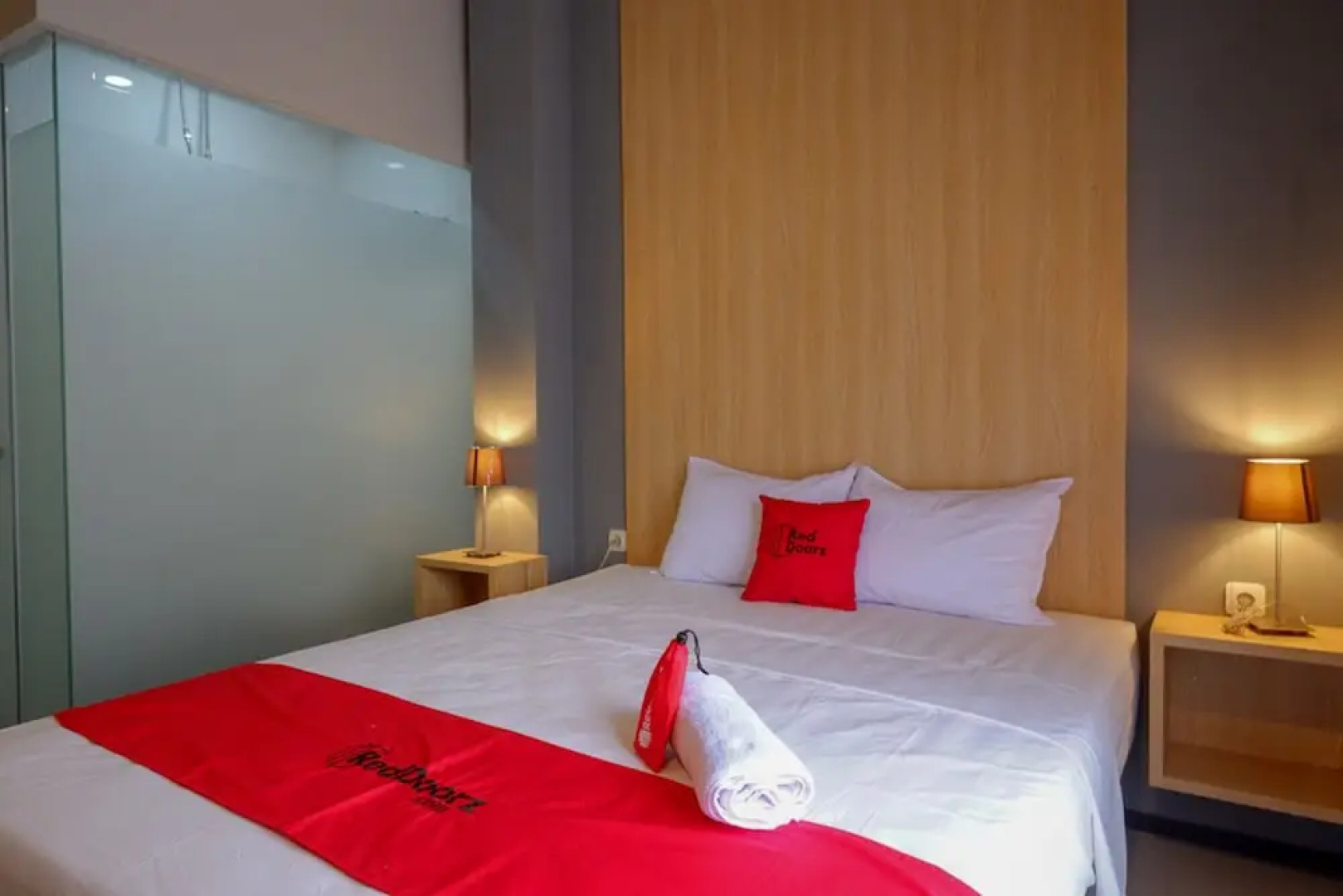 Hugo Suties by RedDoorz