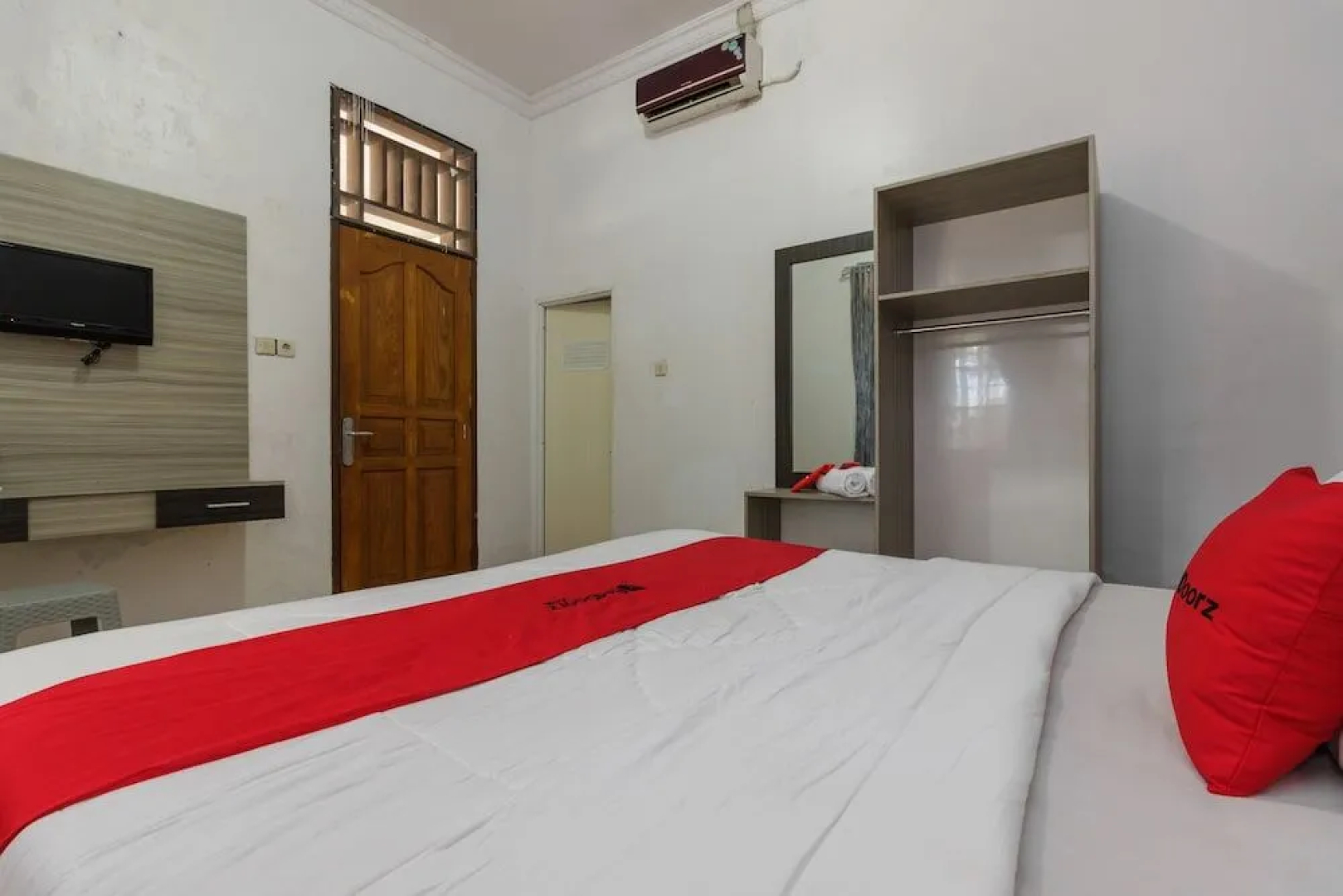 RedDoorz near Pantai Panjang Bengkulu