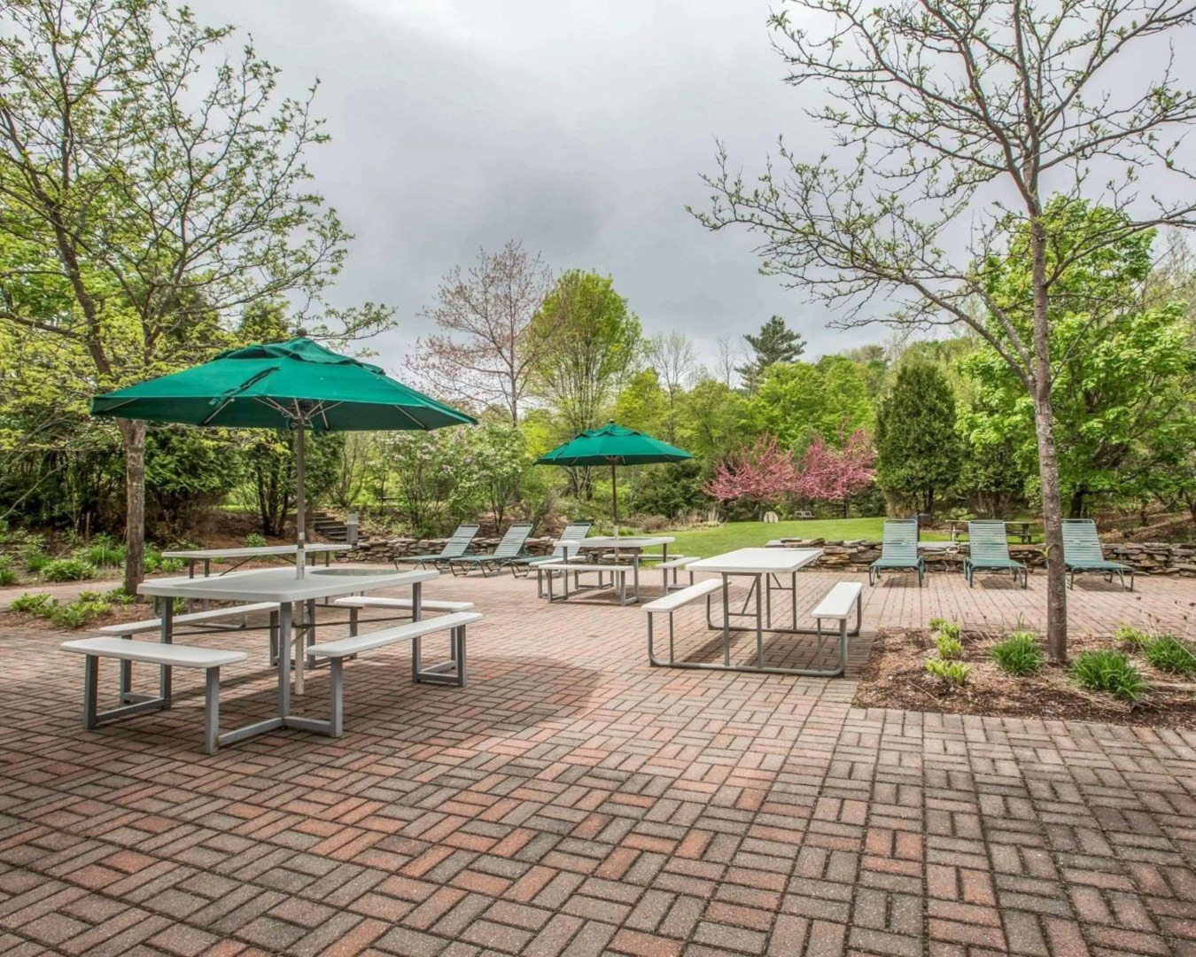 Comfort Inn & Suites Near Burke Mountain