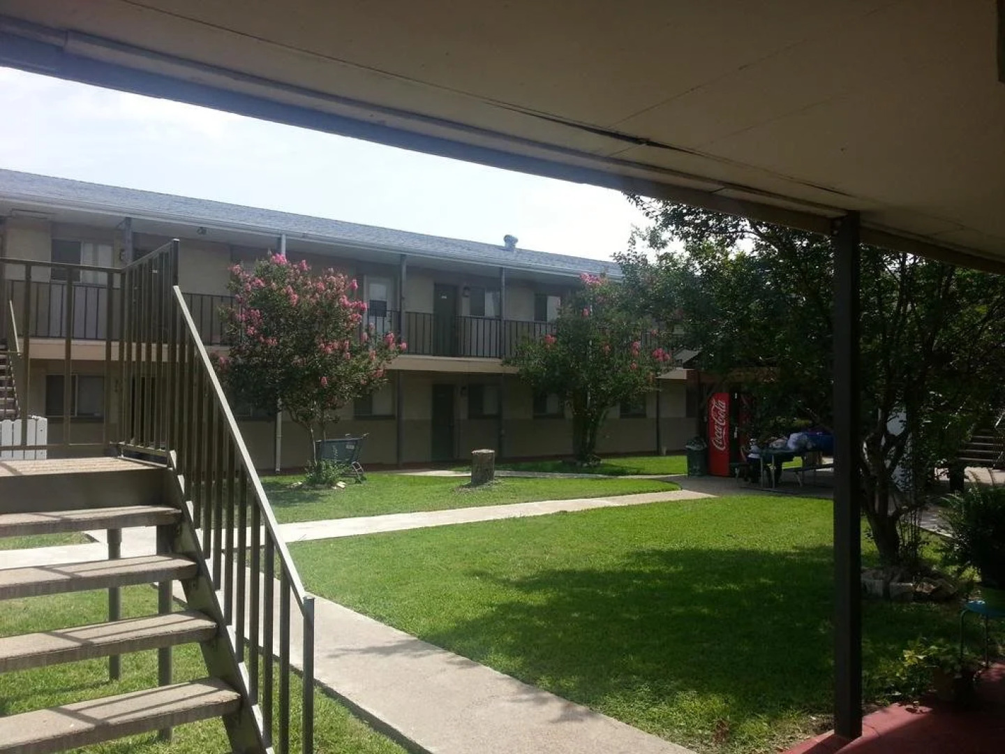 Executive Inn  Suites