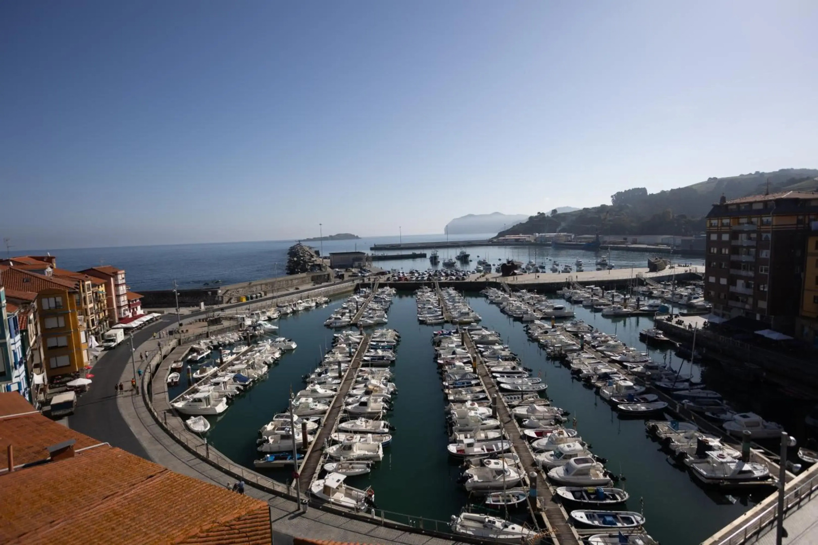 Torrontero con vistas al mar
