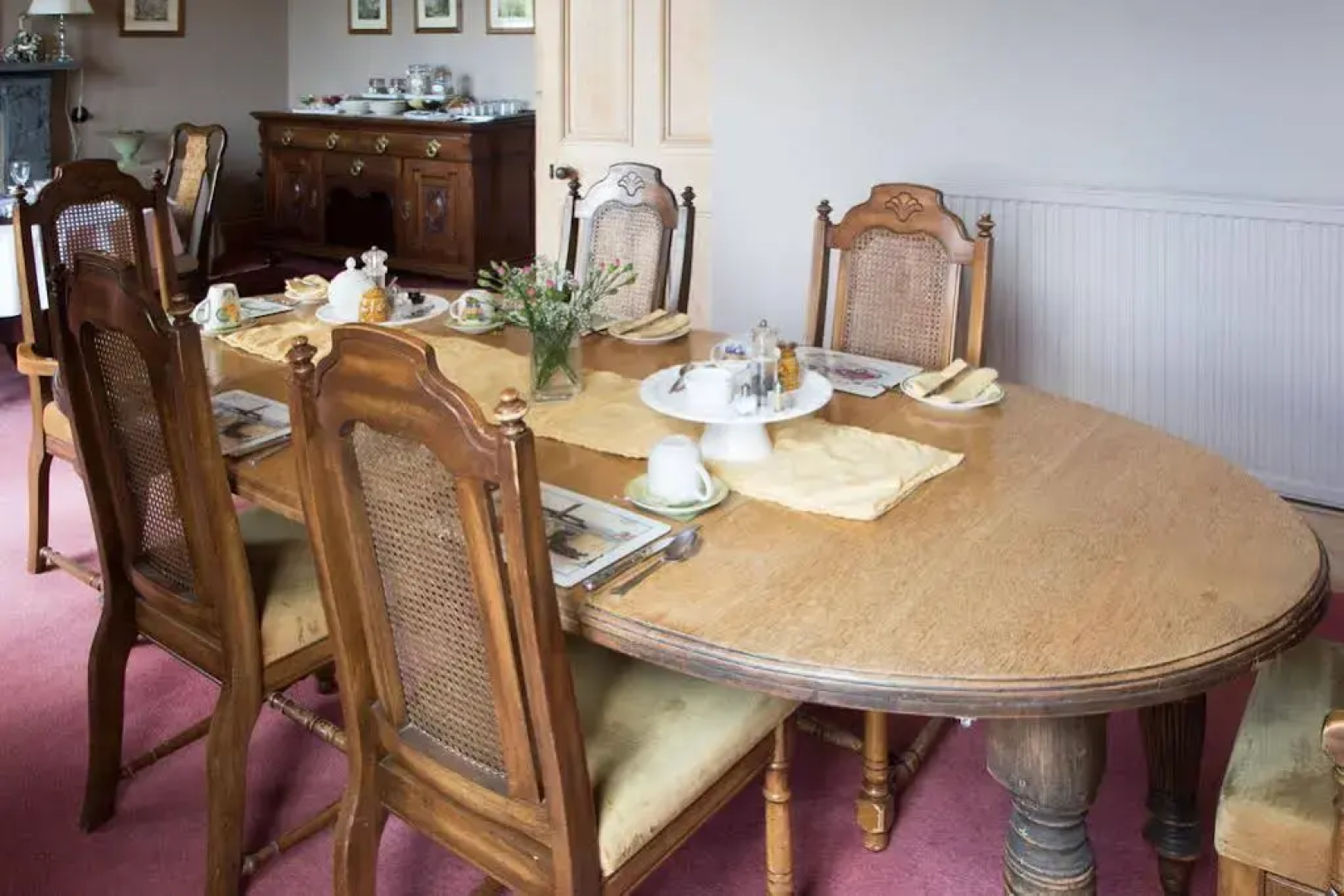 Whitehouse Country House