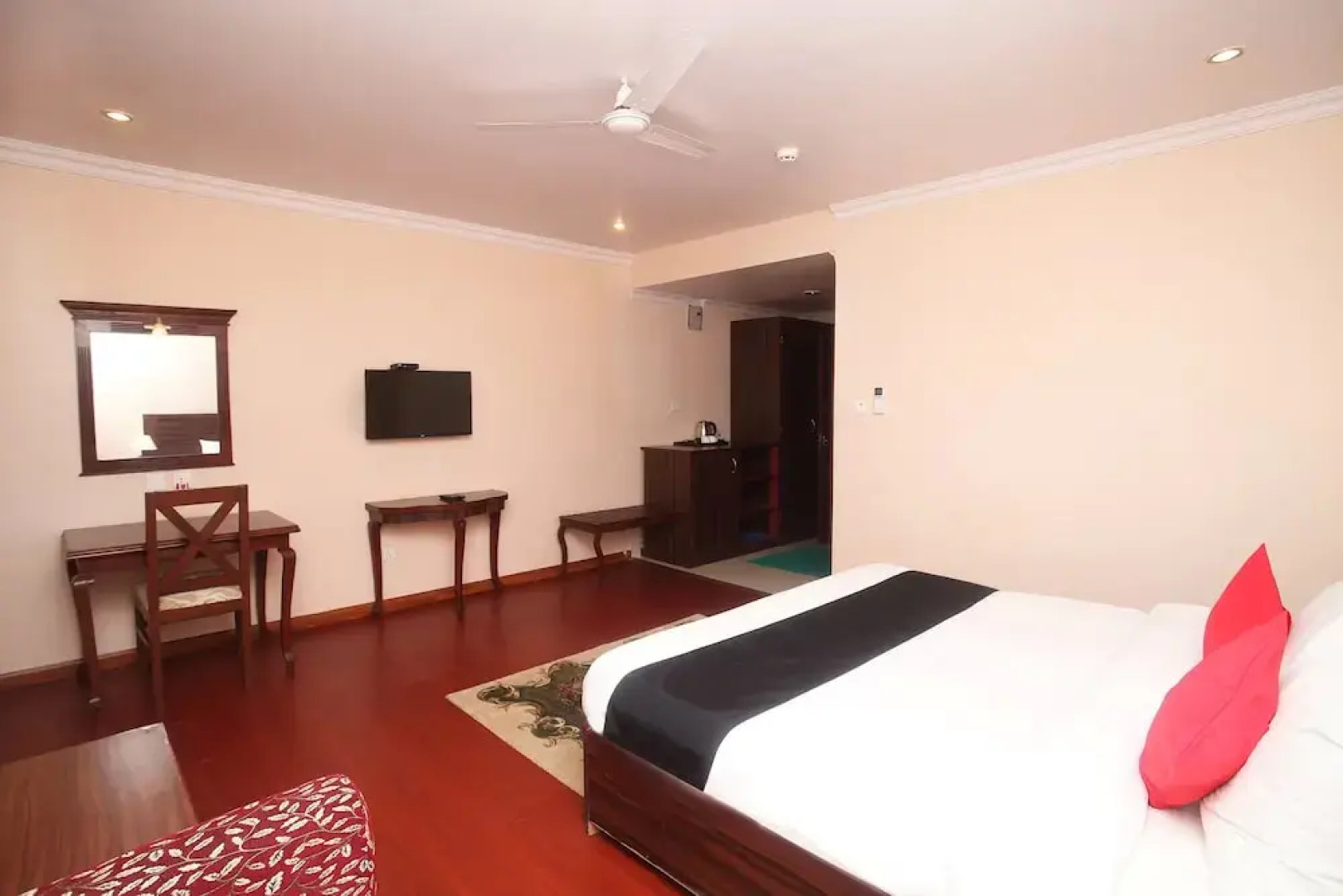 Capital O 699 Hotel Sneha