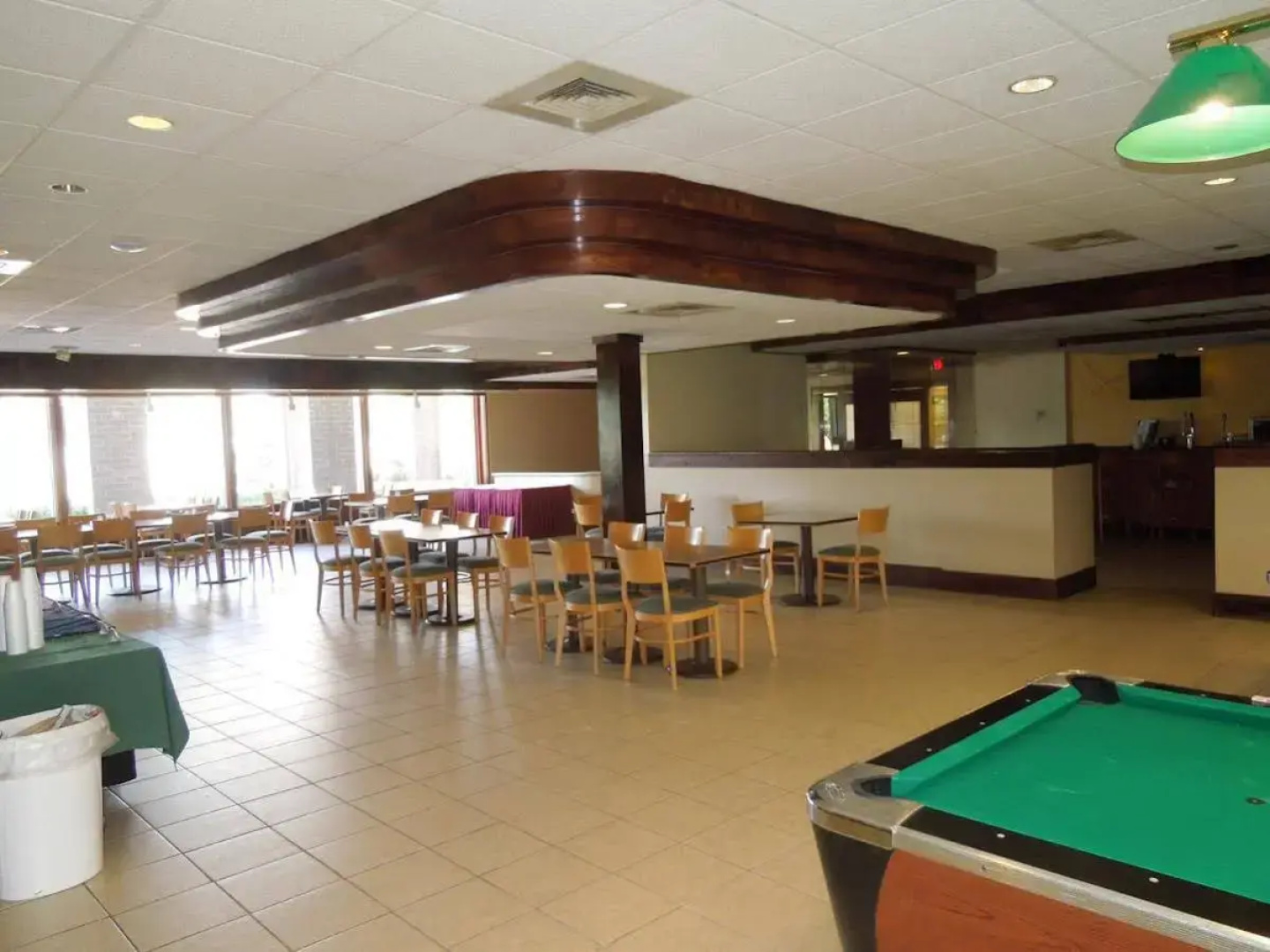 Days Inn & Suites by Wyndham Elyria