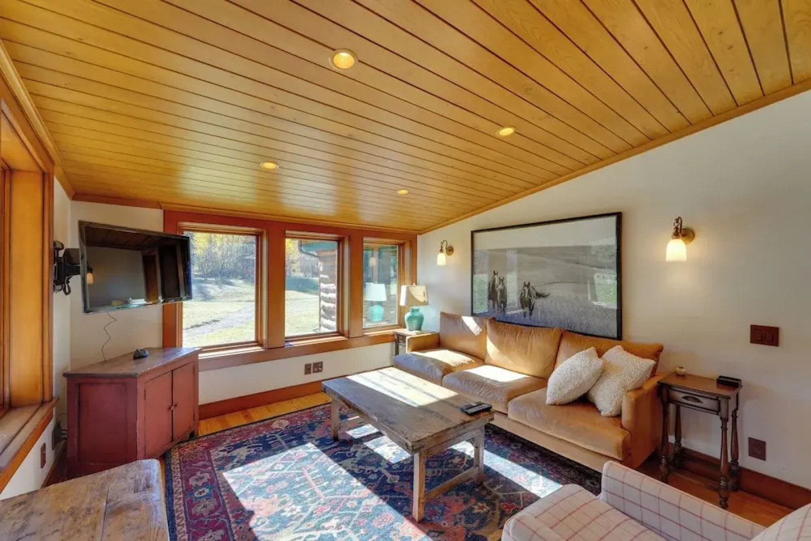 Sun Valley Log Home w/ Hot Tub & Mtn Views!